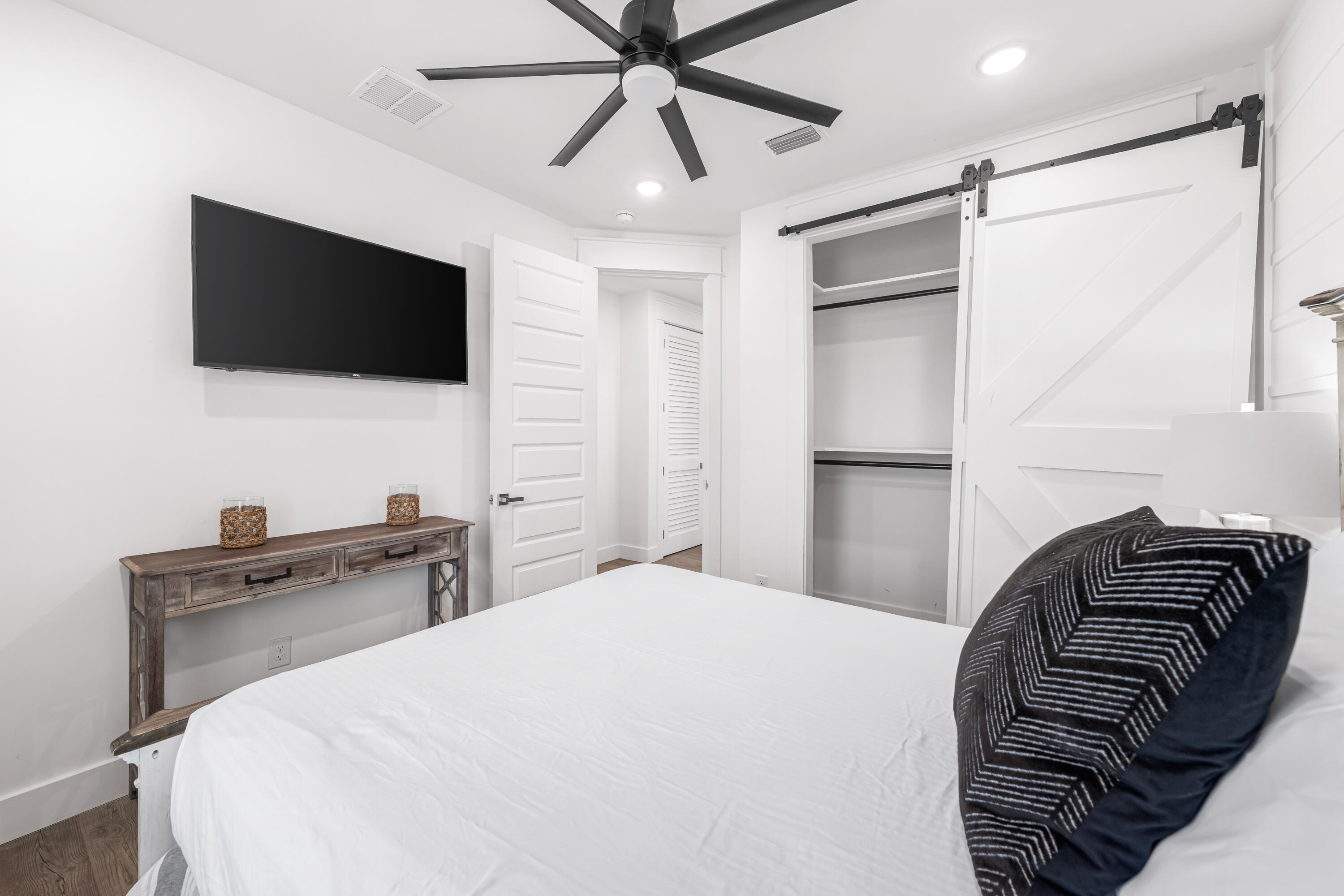 LAGUNA BEACH 6TH ADDN - Residential