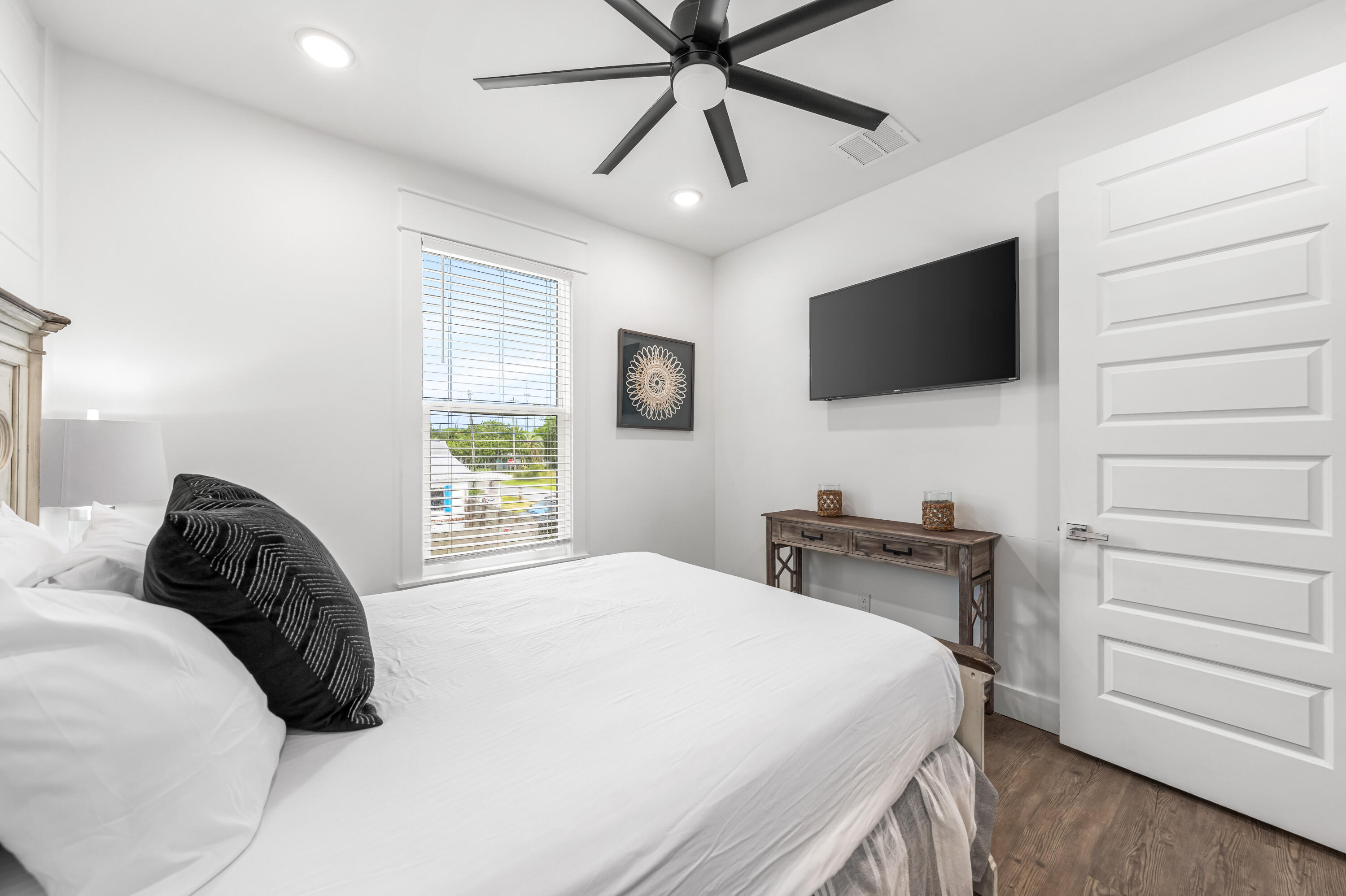 LAGUNA BEACH 6TH ADDN - Residential