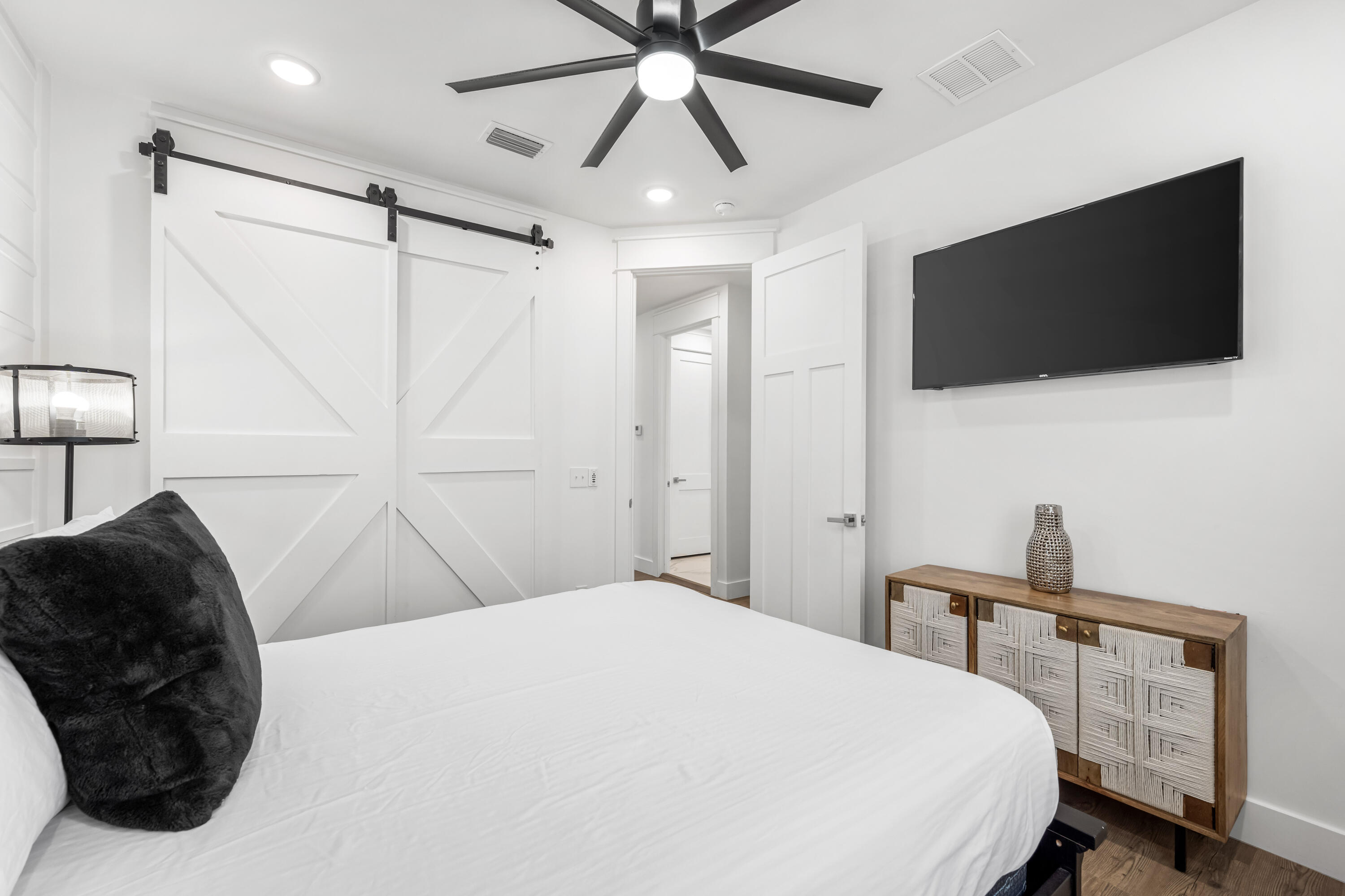 LAGUNA BEACH 6TH ADDN - Residential