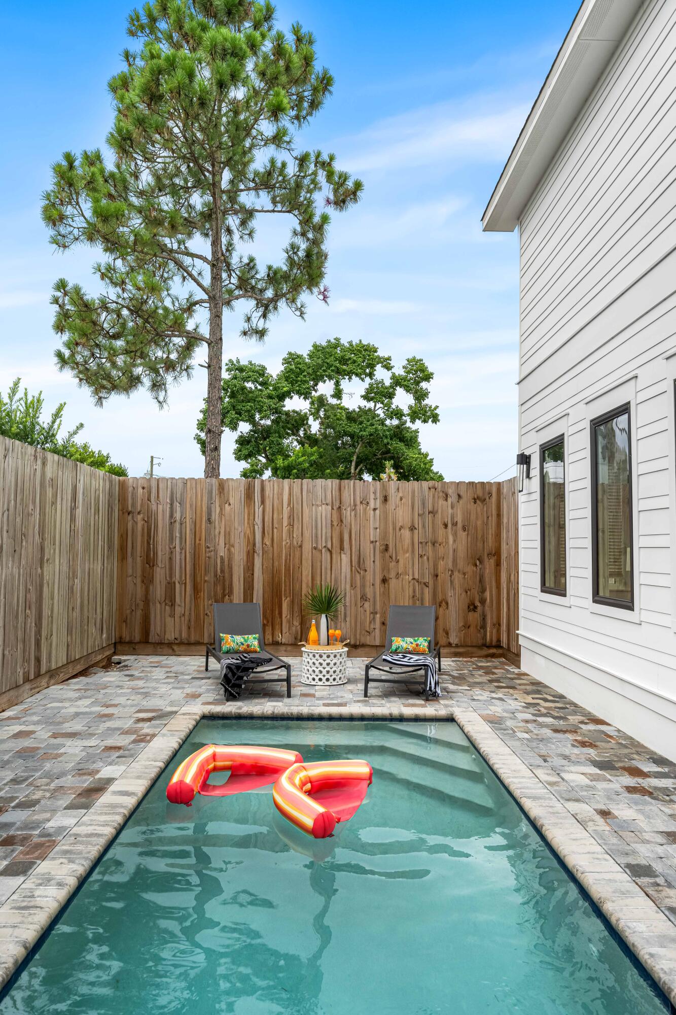 LAGUNA BEACH 6TH ADDN - Residential