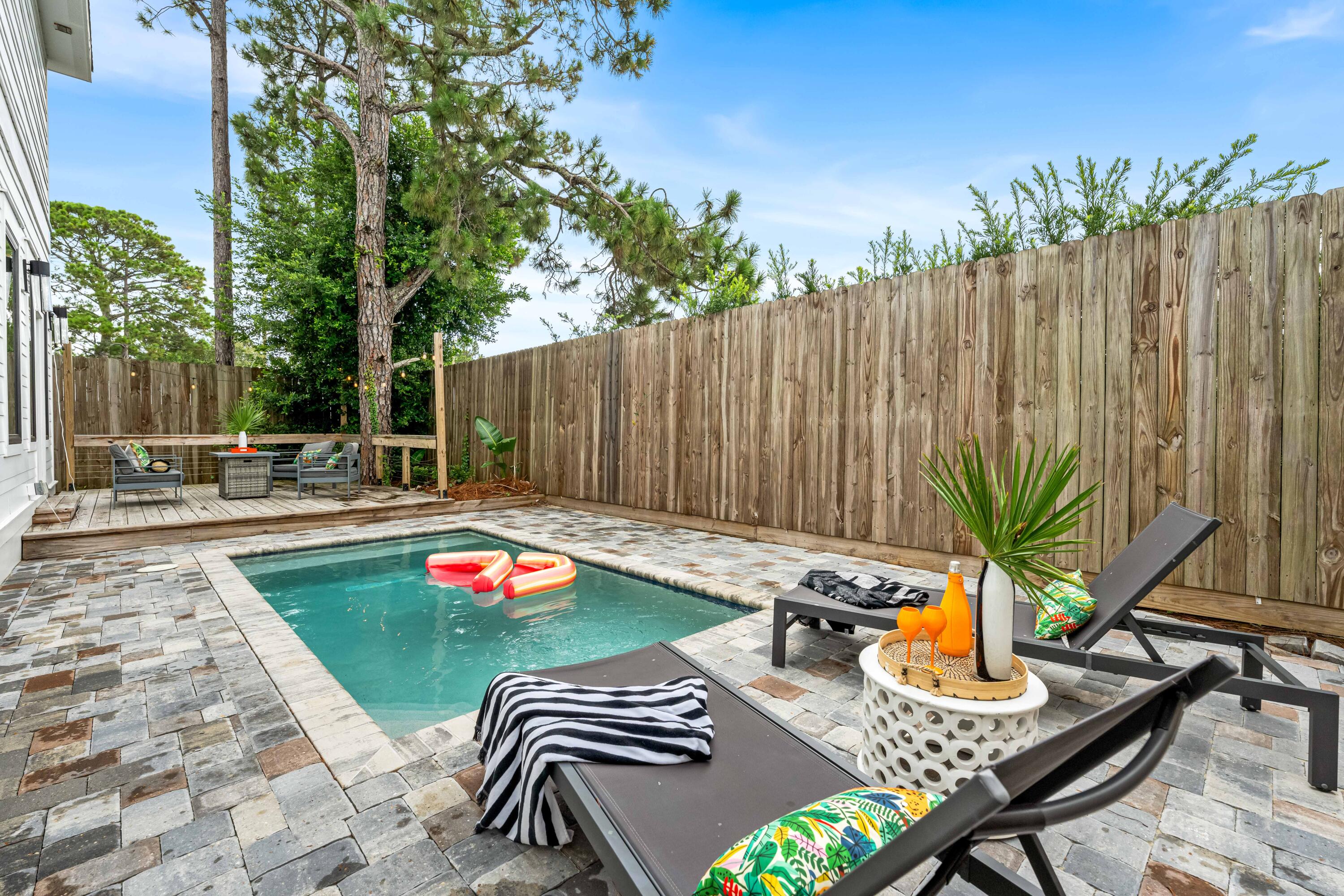 LAGUNA BEACH 6TH ADDN - Residential