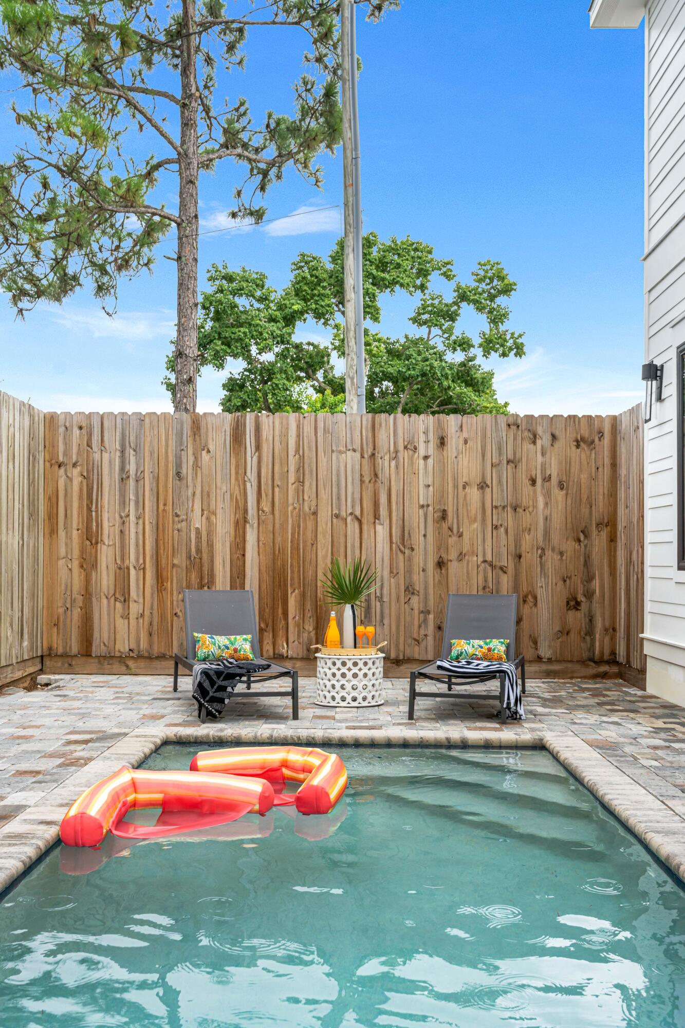 LAGUNA BEACH 6TH ADDN - Residential