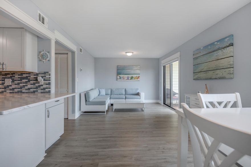 Fabulous updated unit on the 2nd floor! All upgrades were done in 2020, including new LVP flooring, beautiful Calcatta Marble countertop, and fresh paint. This unit also includes its own washer/dryer. Fountainhead Condominiums is conveniently located less than 2 miles from downtown Ft. Walton, and barely a 10 minute drive to the beach! Don't feel like commuting? Not a problem! Take a dip in the community pool or get your tan on while overlooking the sound. On rainy days you can also hang out in the clubhouse! Don't miss your opportunity to see this mini-paradise for yourself!