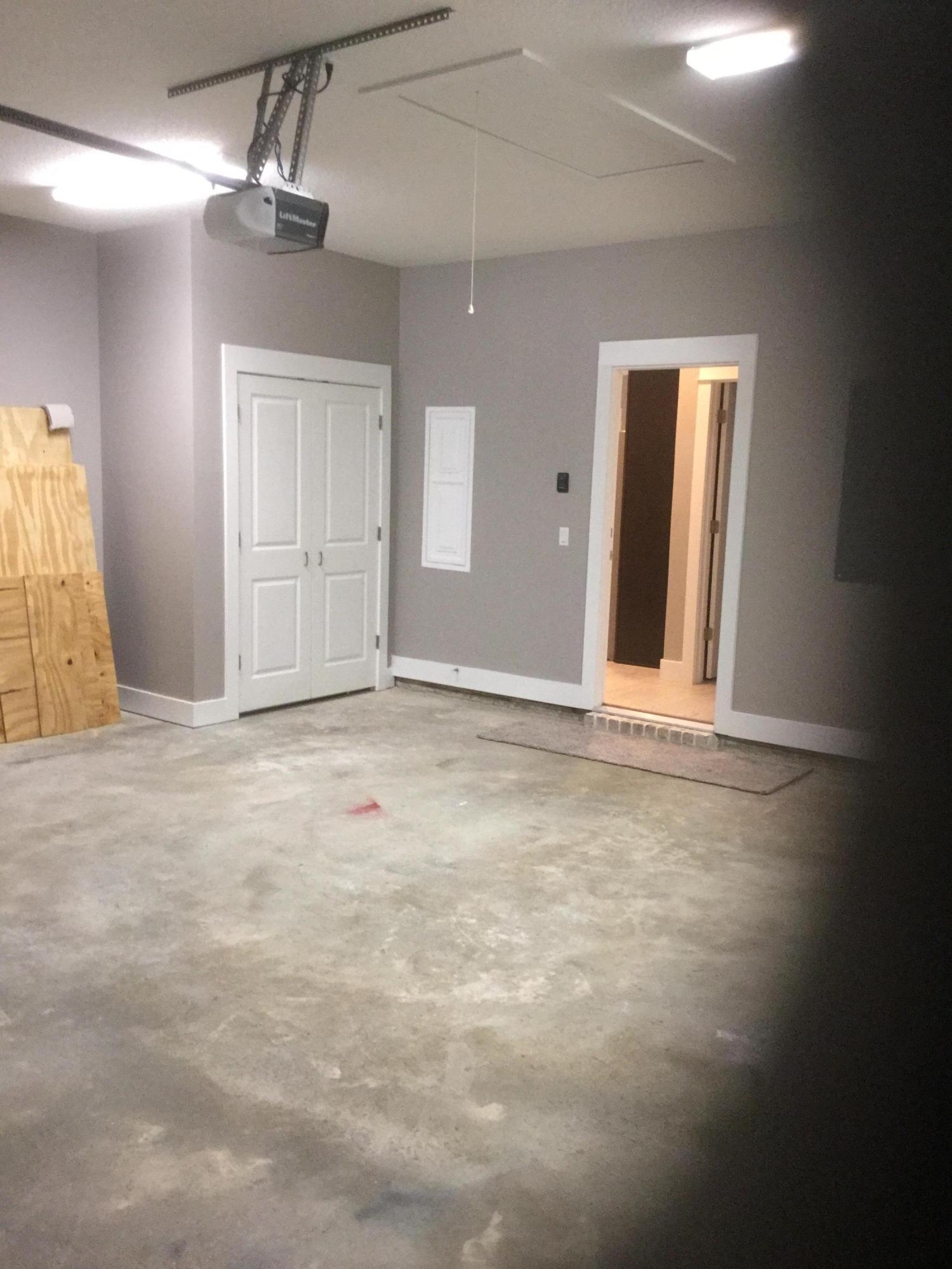 LAKE LORRAINE ESTATES - Residential