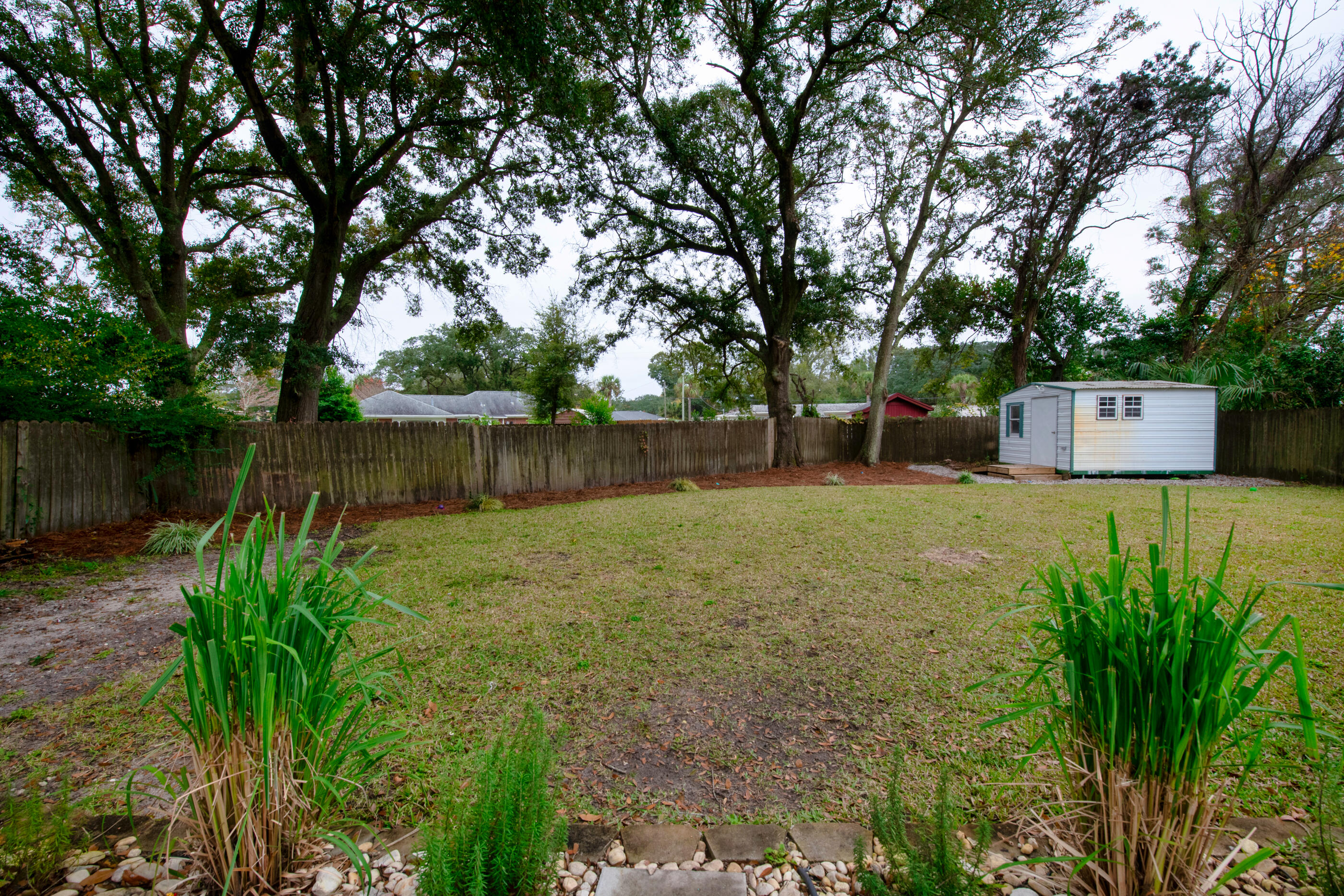 ELLIOTTS POINT 4TH ADDN - Residential