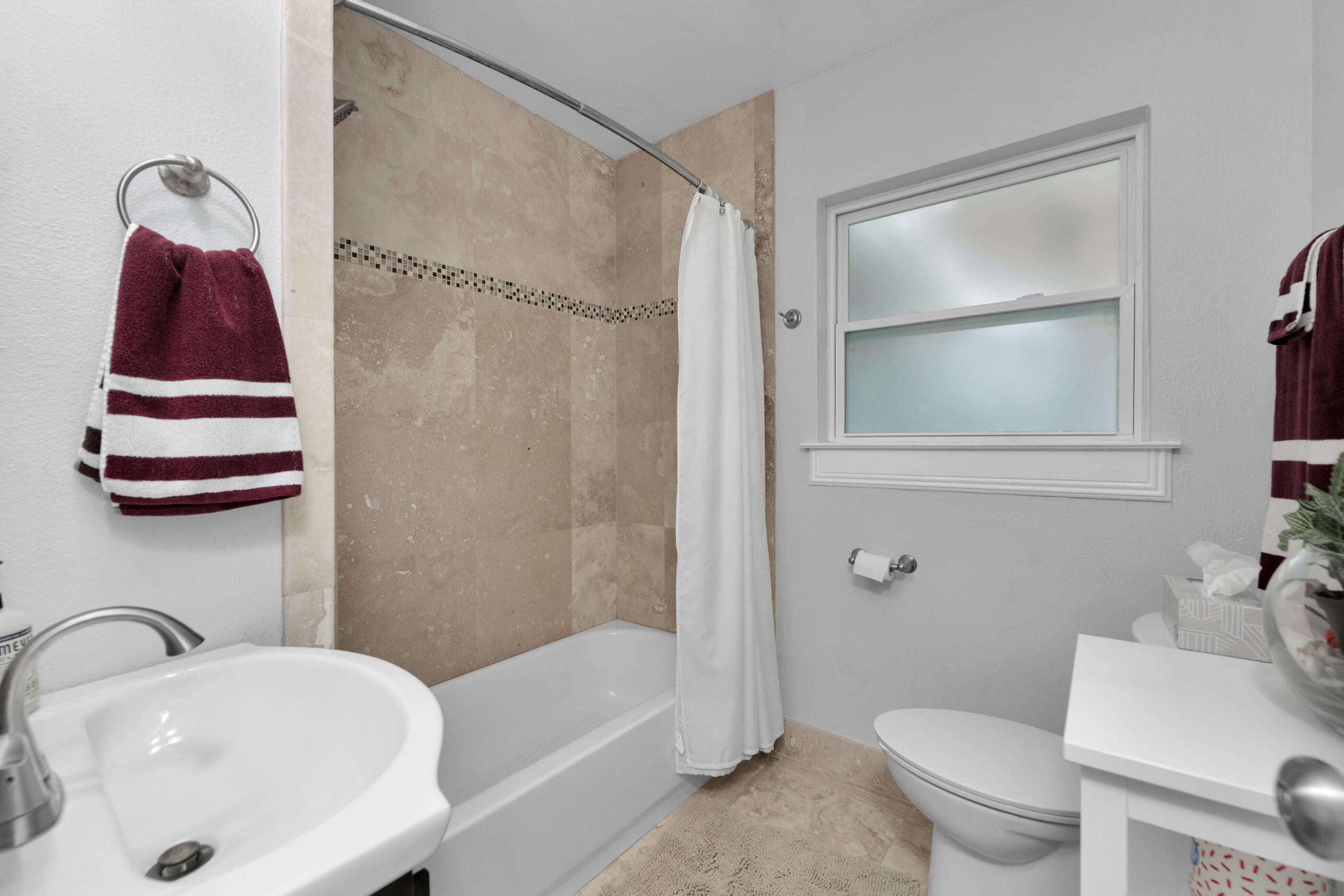 ELLIOTTS POINT 4TH ADDN - Residential