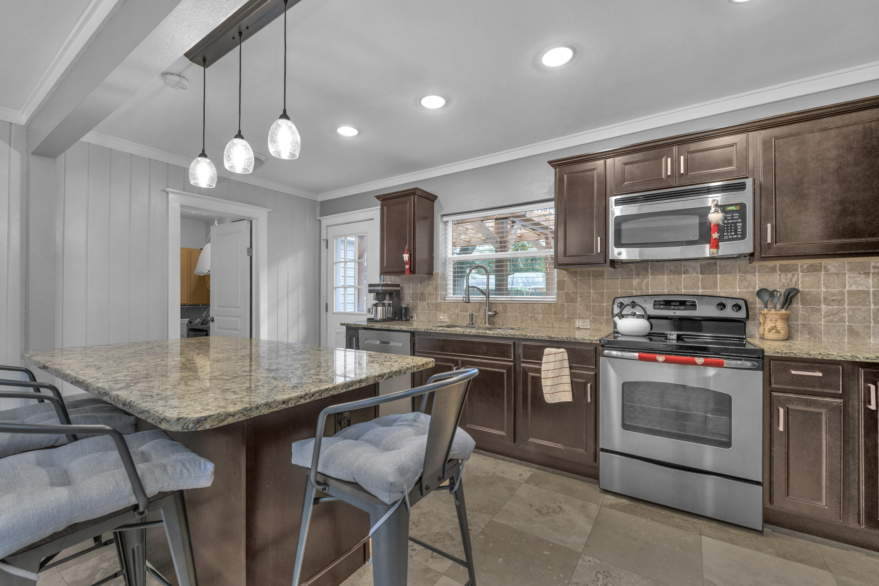 ELLIOTTS POINT 4TH ADDN - Residential