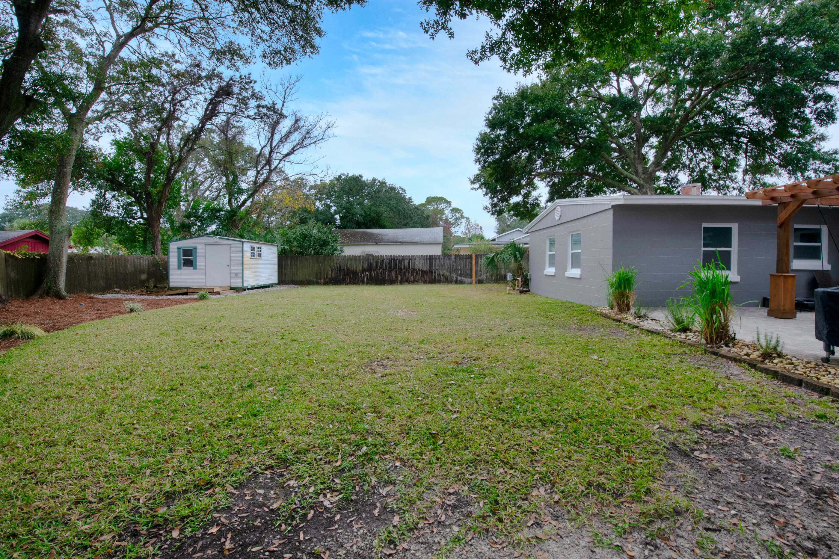 ELLIOTTS POINT 4TH ADDN - Residential