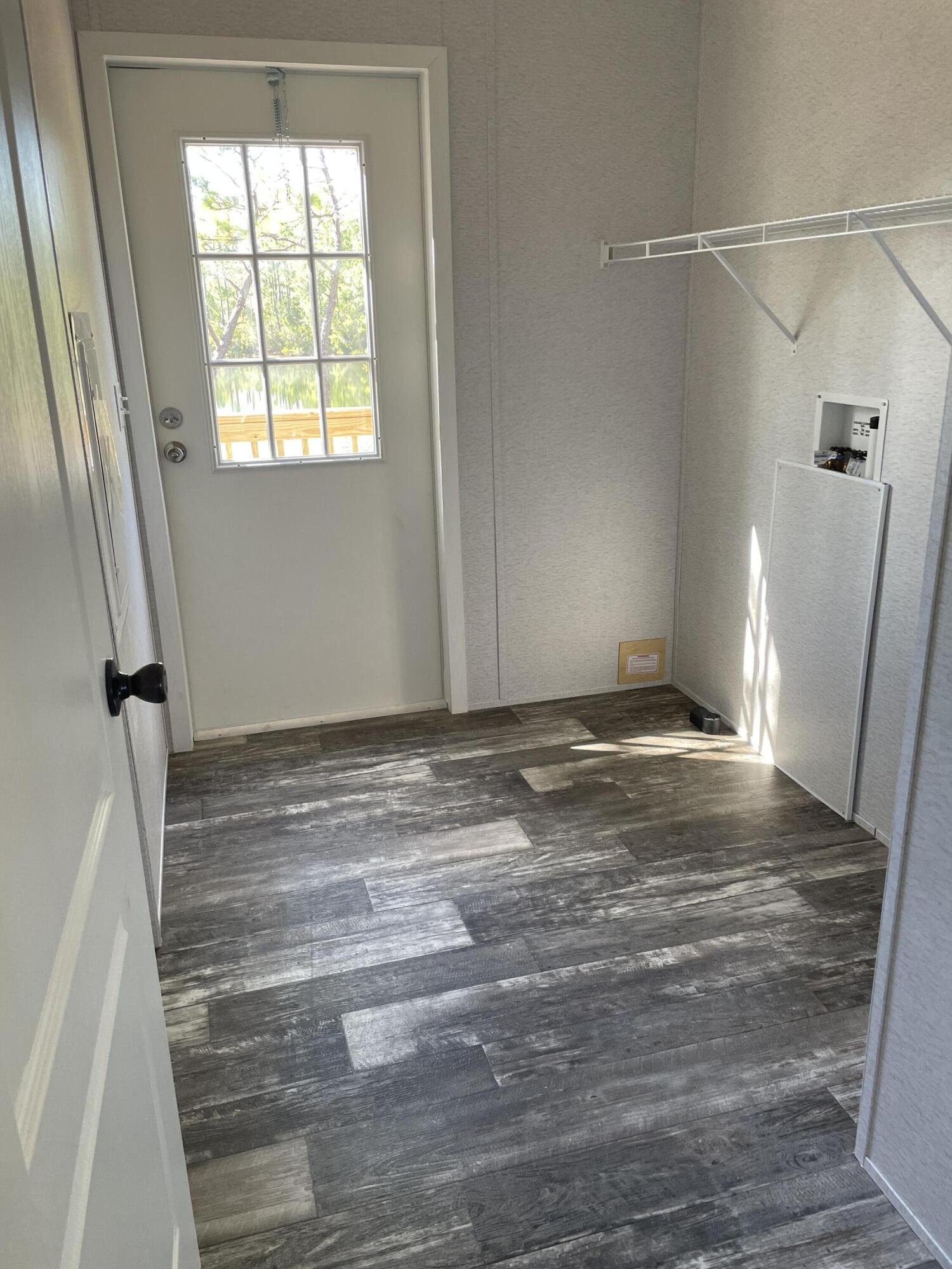 OAKWOOD LAKES ESTATES - Residential