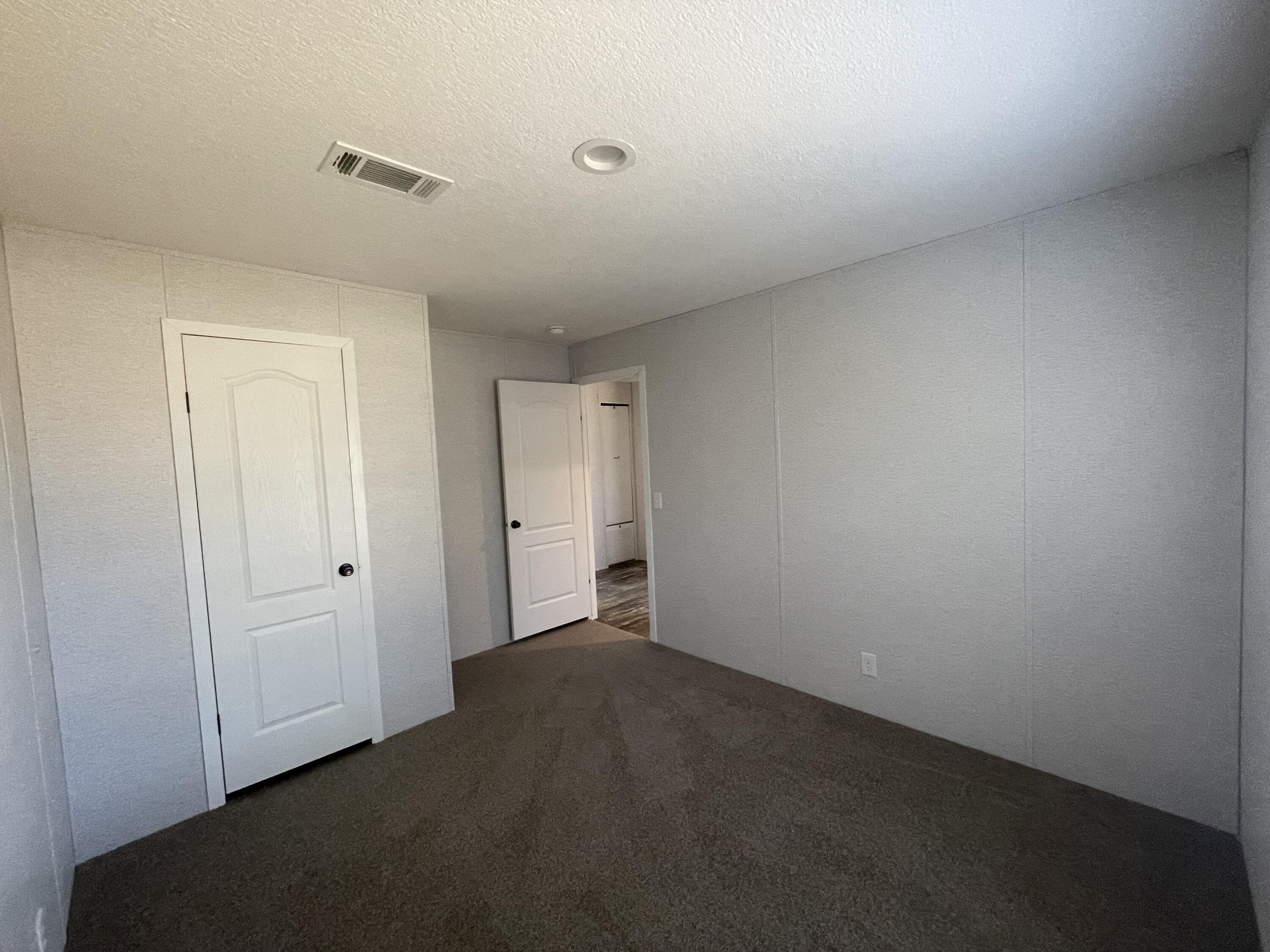 OAKWOOD LAKES ESTATES - Residential