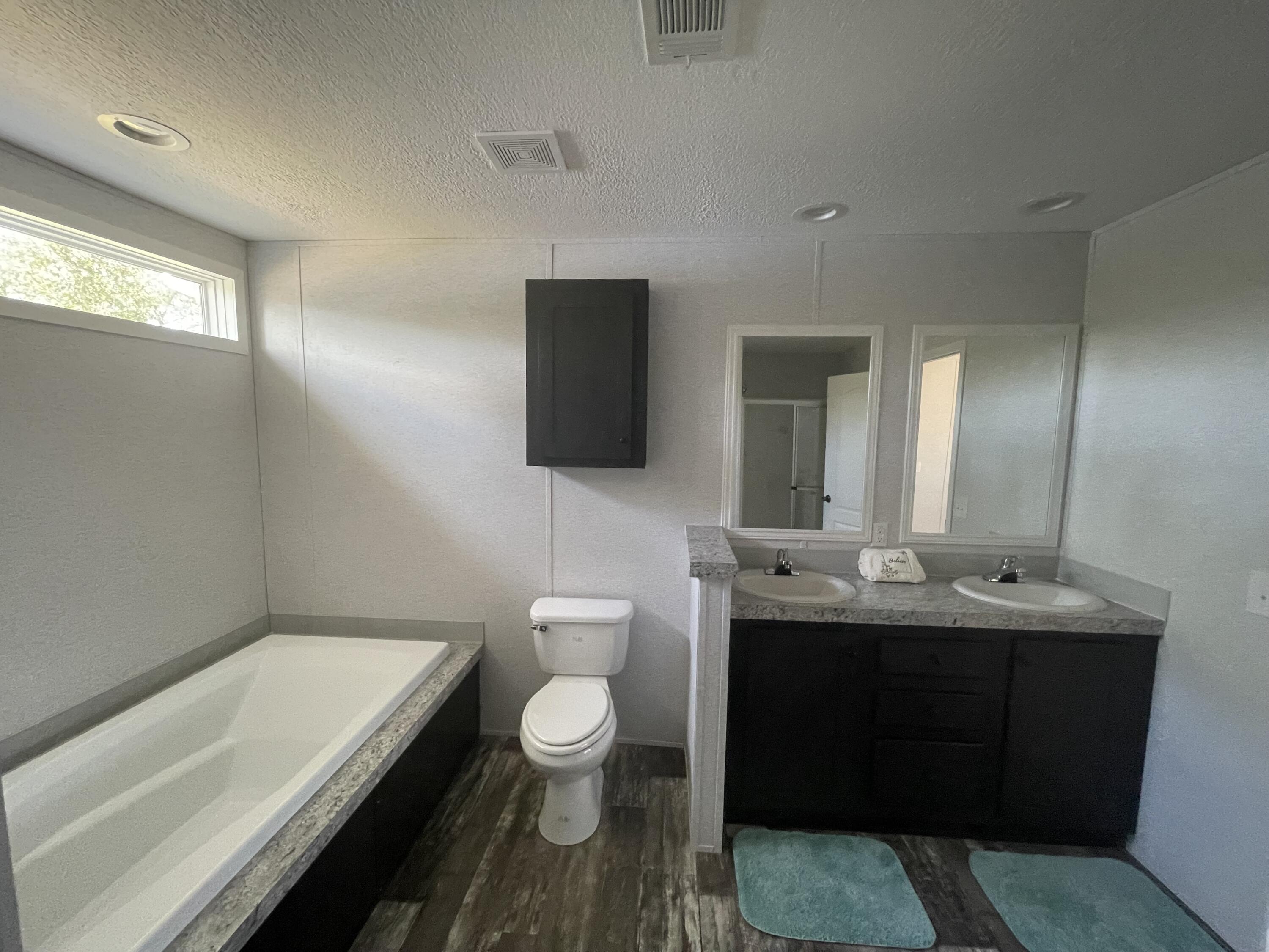 OAKWOOD LAKES ESTATES - Residential