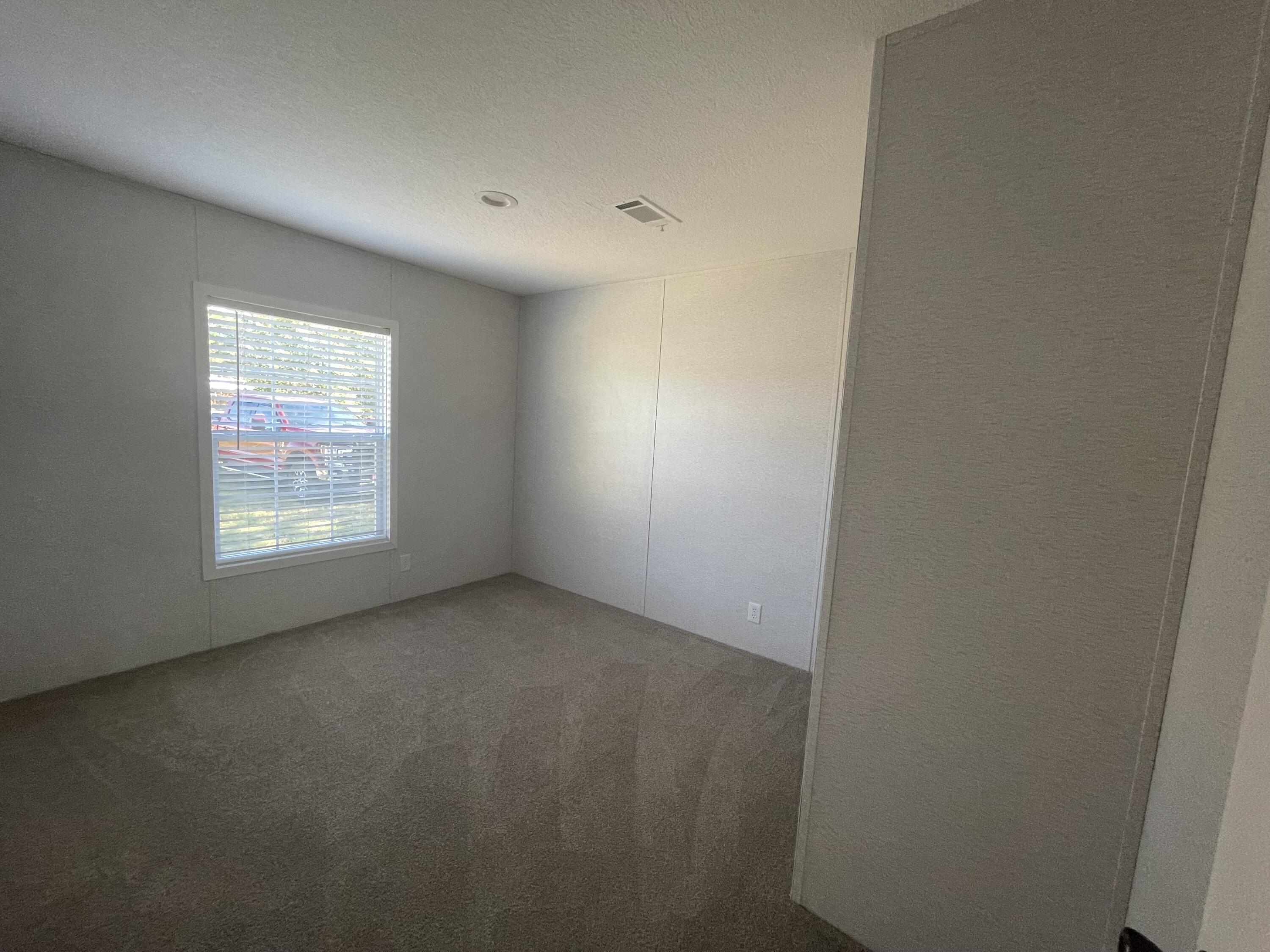 OAKWOOD LAKES ESTATES - Residential