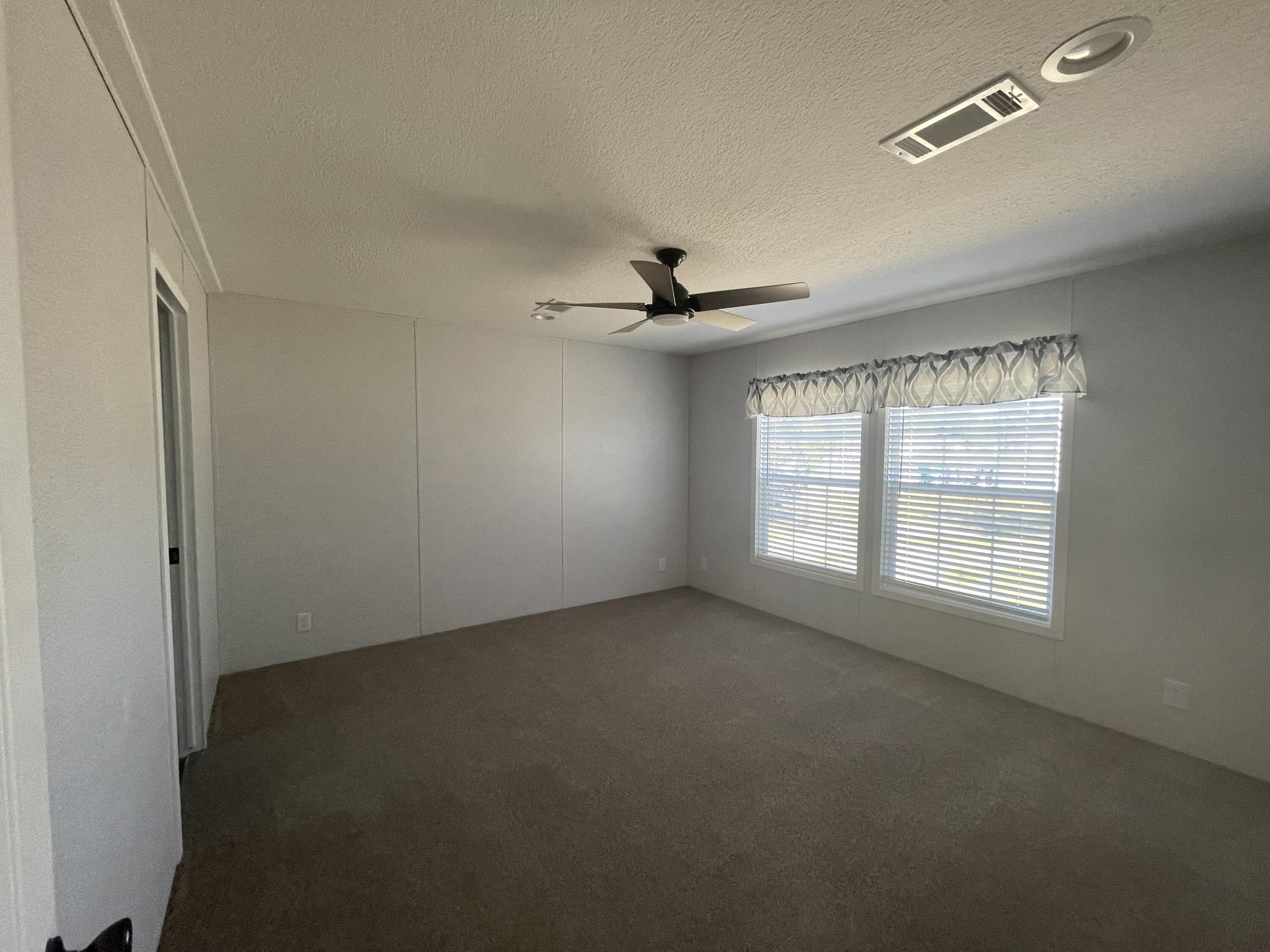 OAKWOOD LAKES ESTATES - Residential