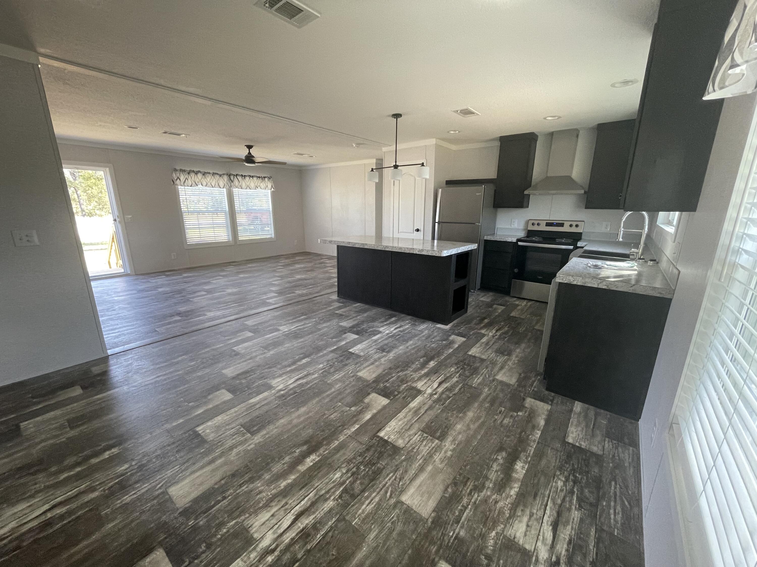 OAKWOOD LAKES ESTATES - Residential