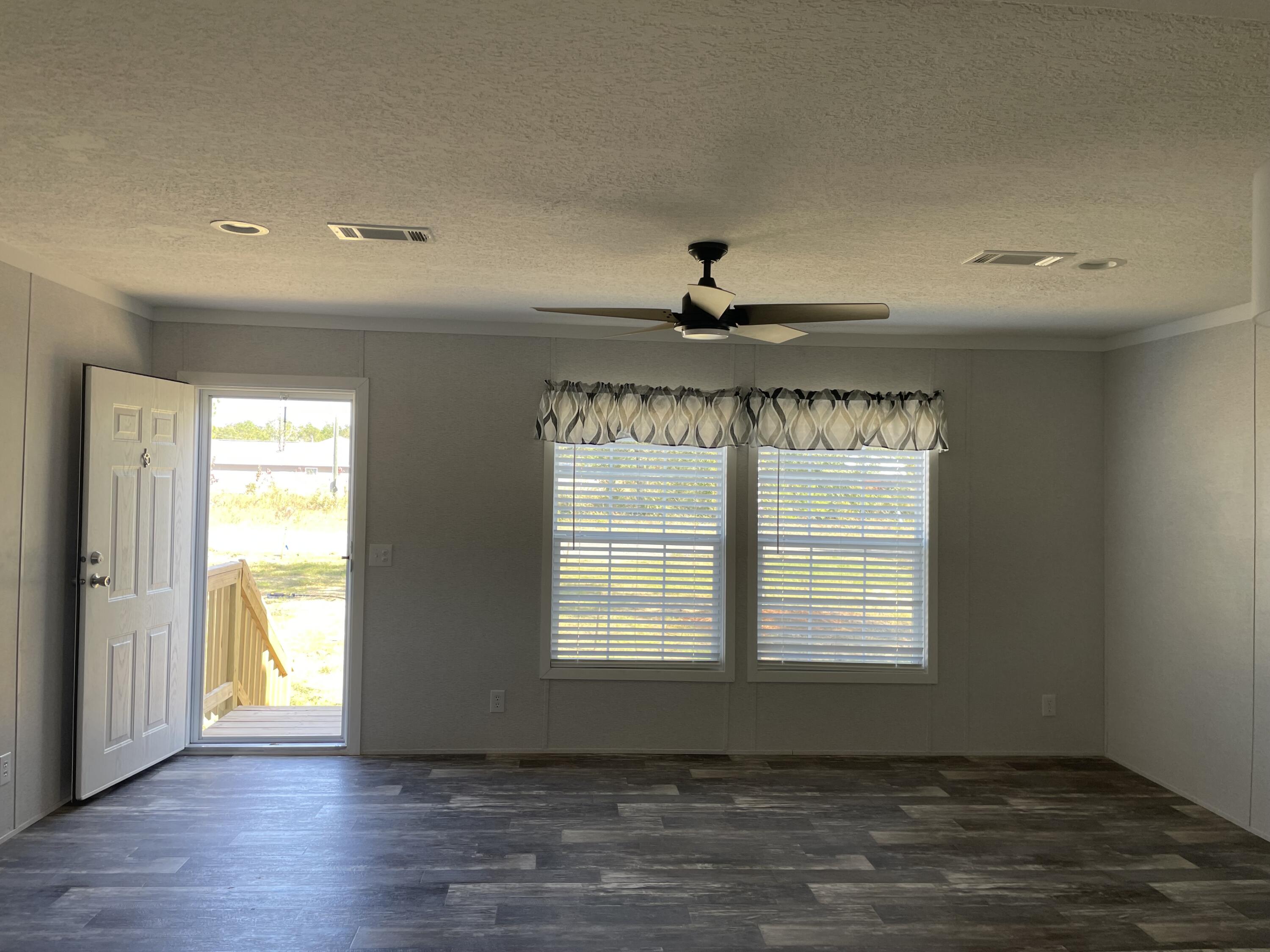 OAKWOOD LAKES ESTATES - Residential