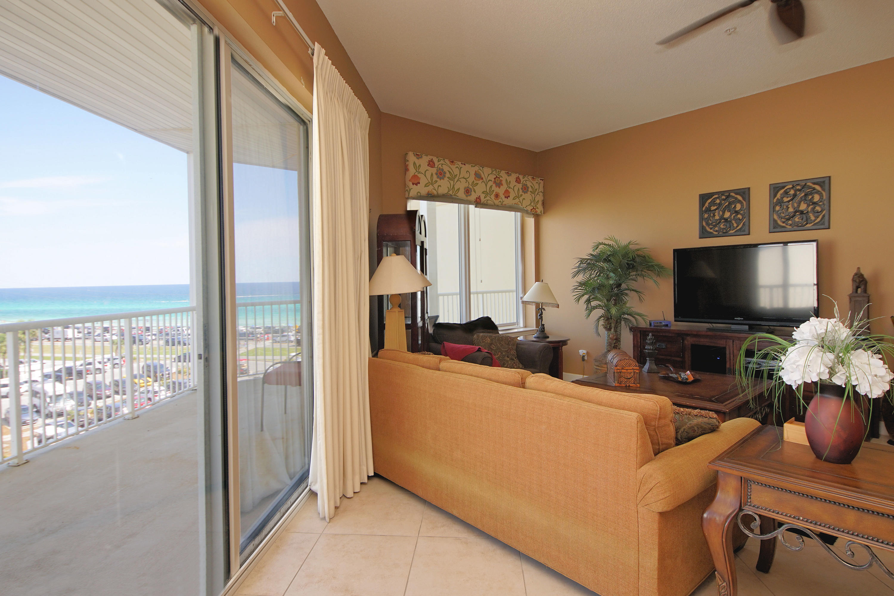 CRYSTAL VIEW CONDO - Residential