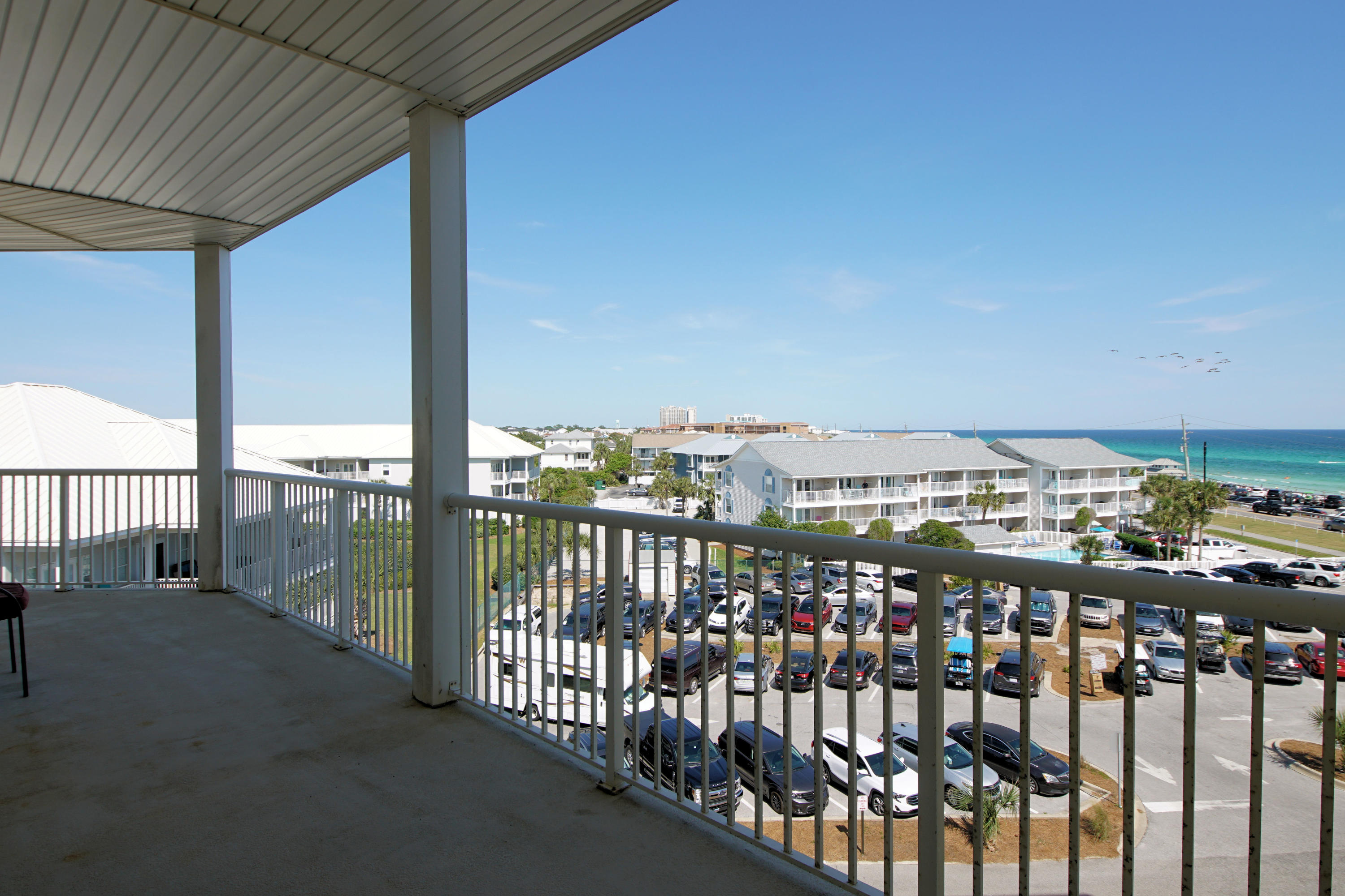 CRYSTAL VIEW CONDO - Residential