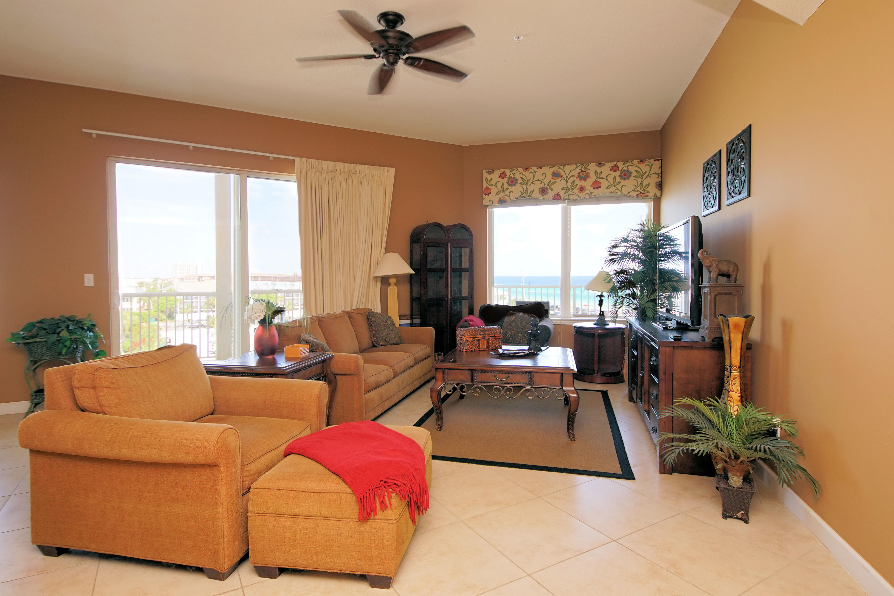 CRYSTAL VIEW CONDO - Residential