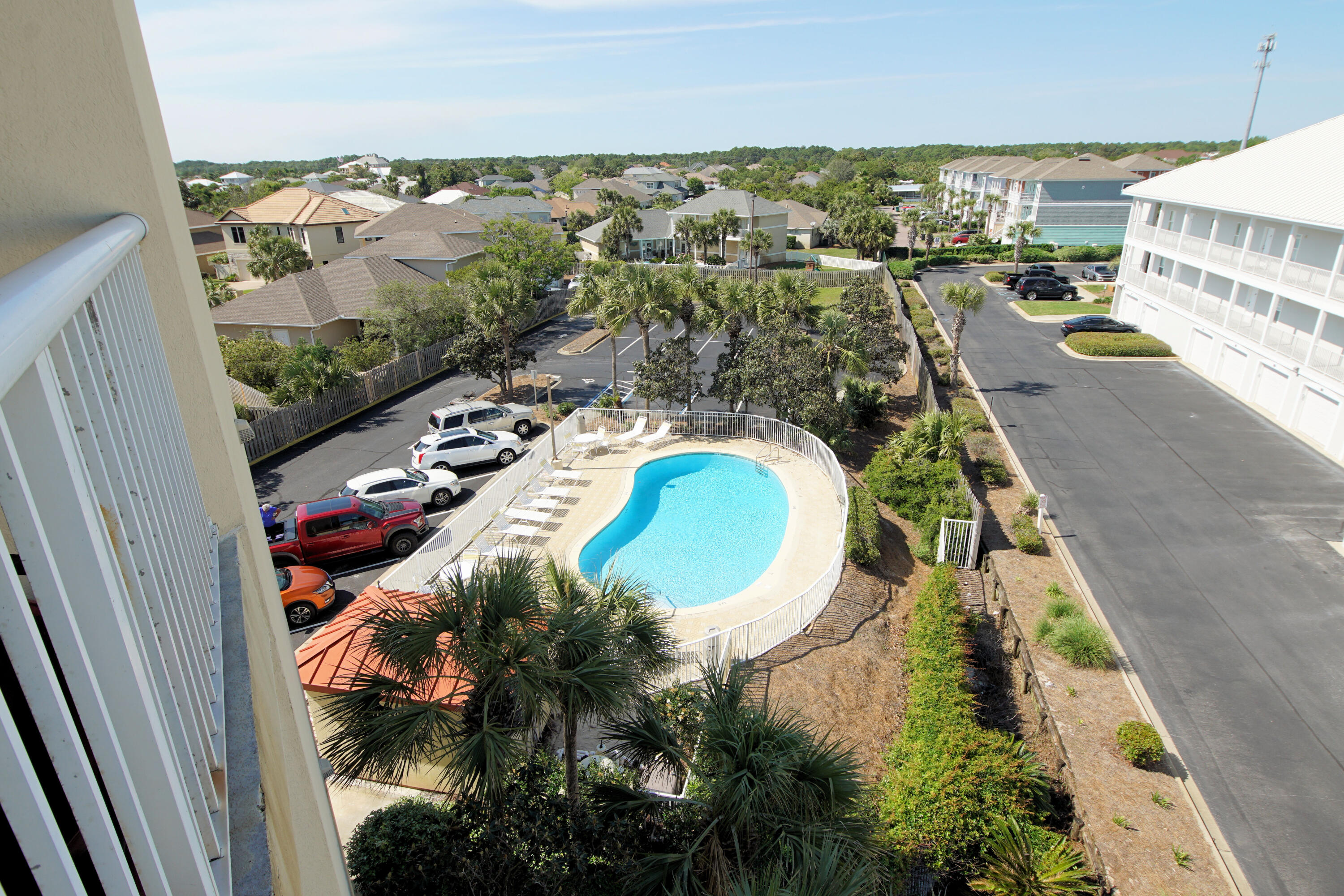 CRYSTAL VIEW CONDO - Residential