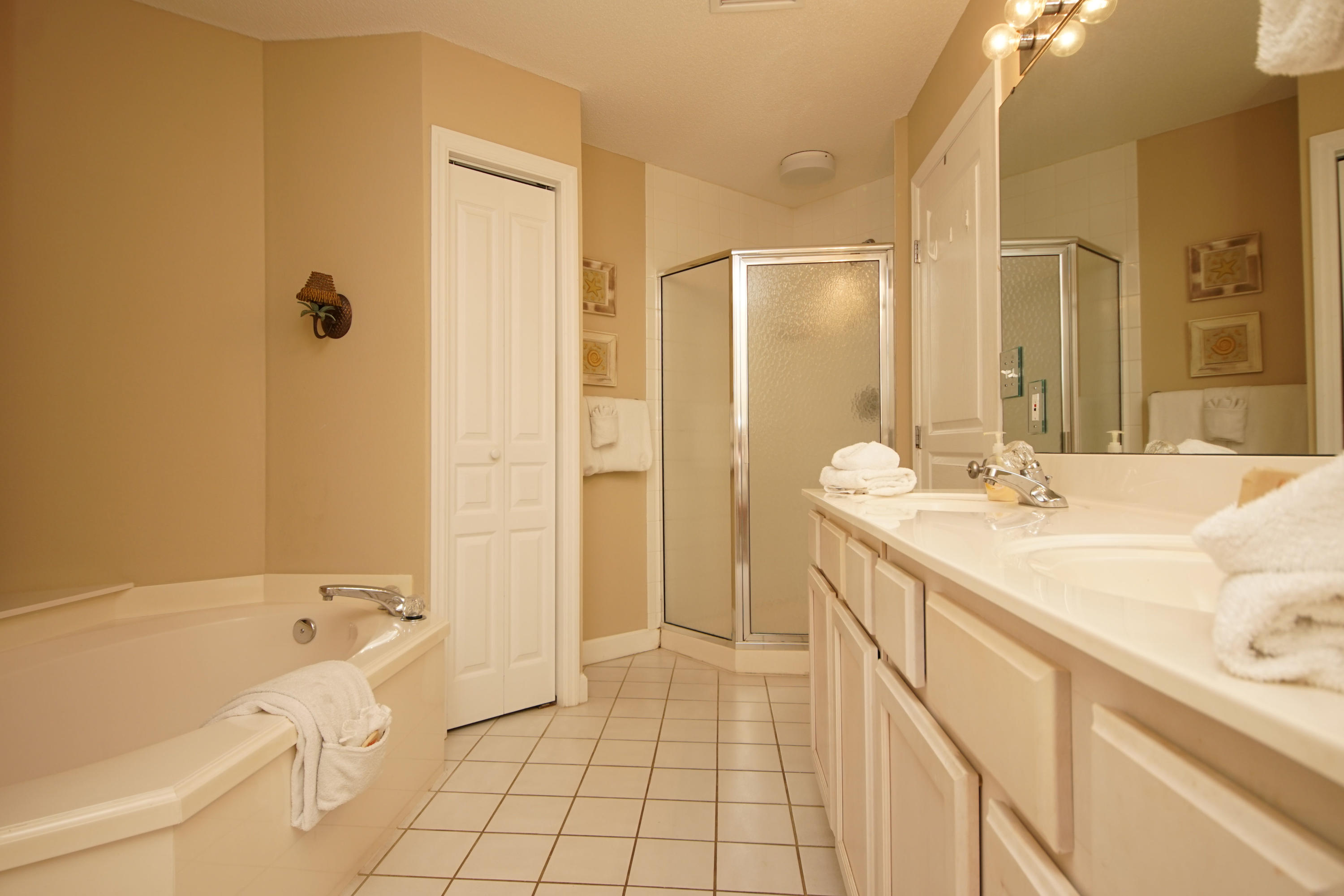 CRYSTAL VIEW CONDO - Residential