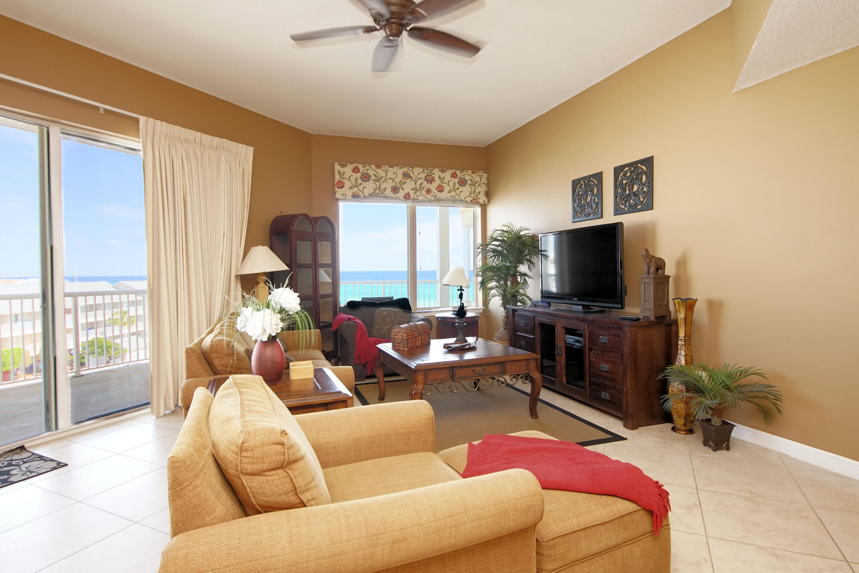 CRYSTAL VIEW CONDO - Residential