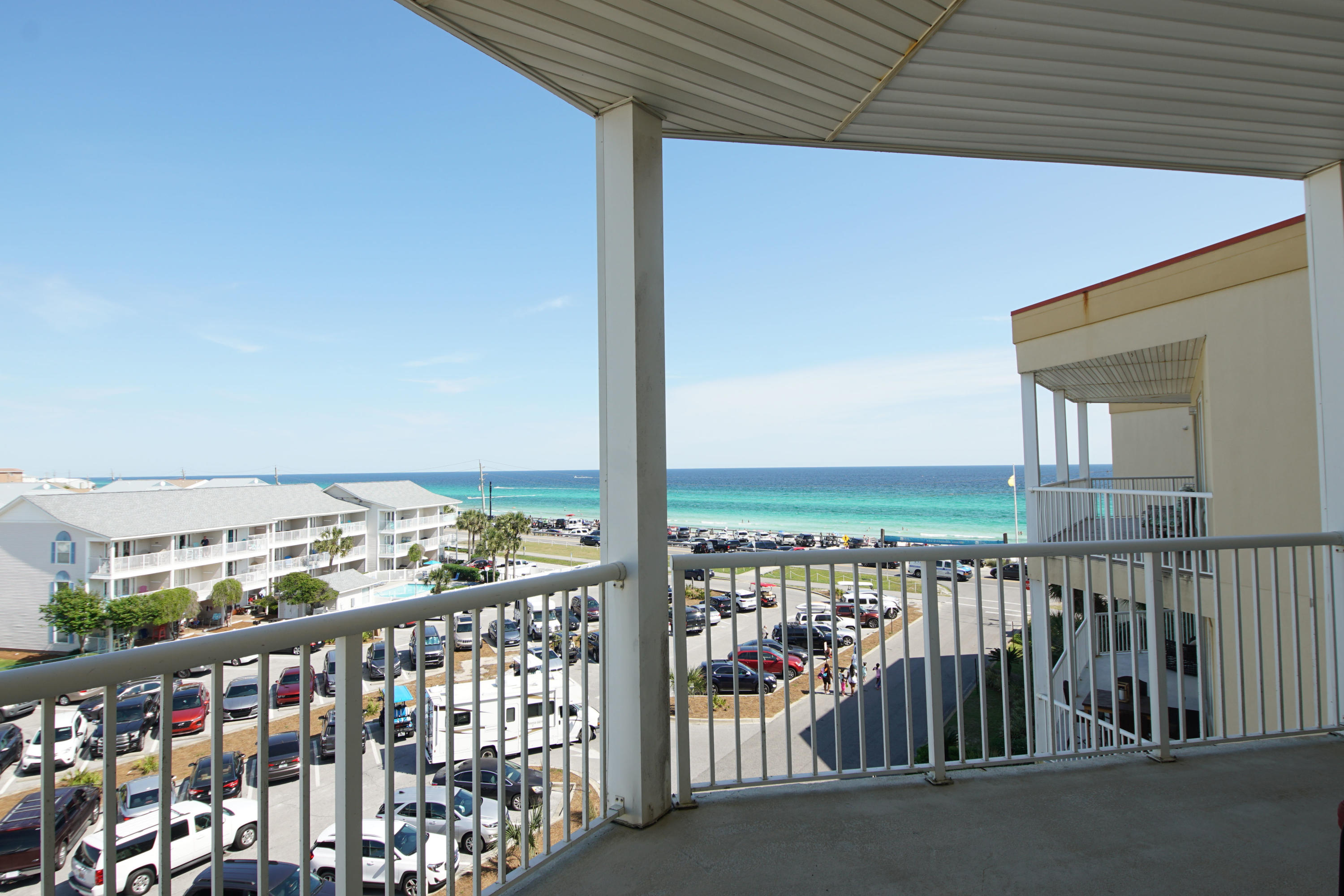 CRYSTAL VIEW CONDO - Residential