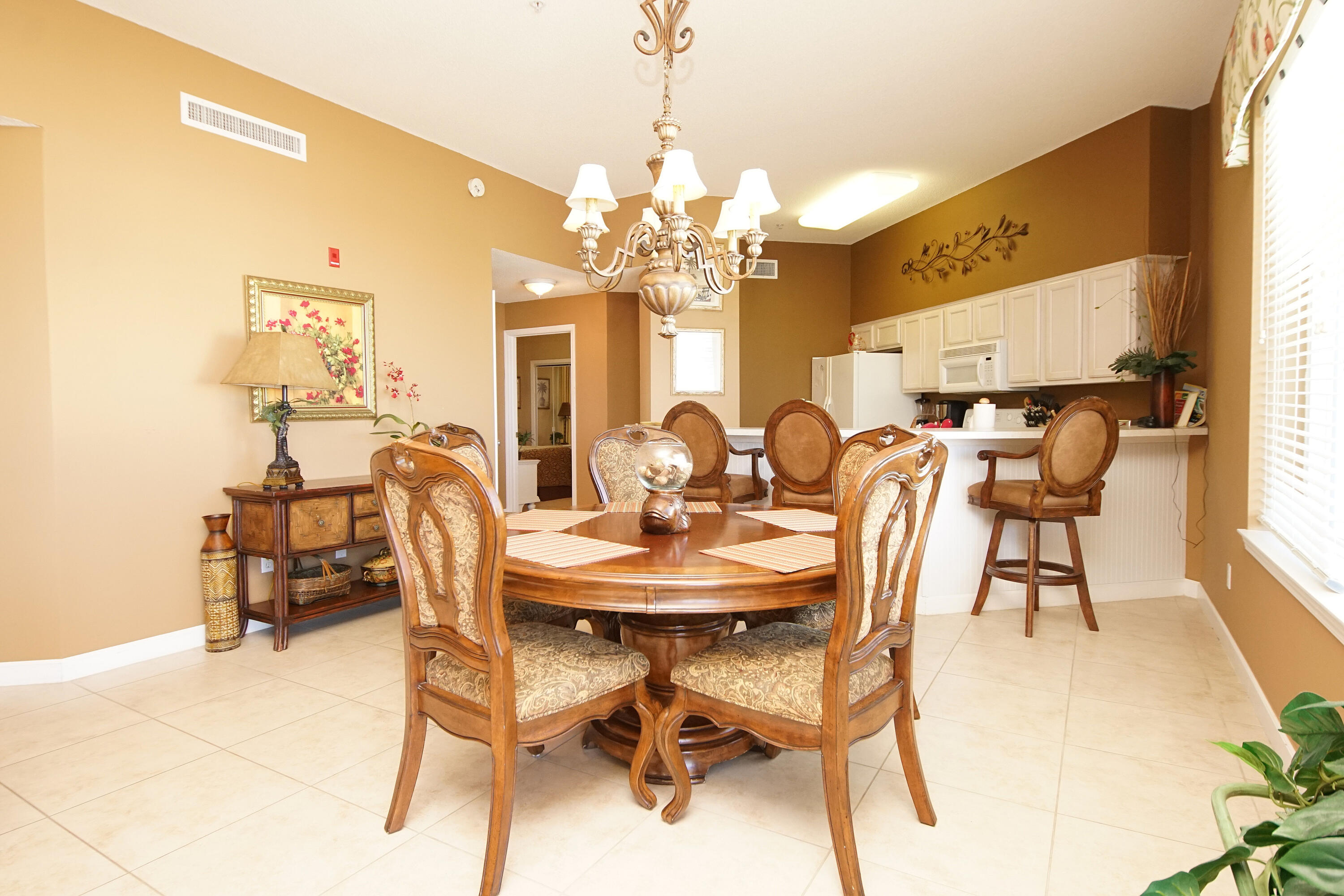 CRYSTAL VIEW CONDO - Residential