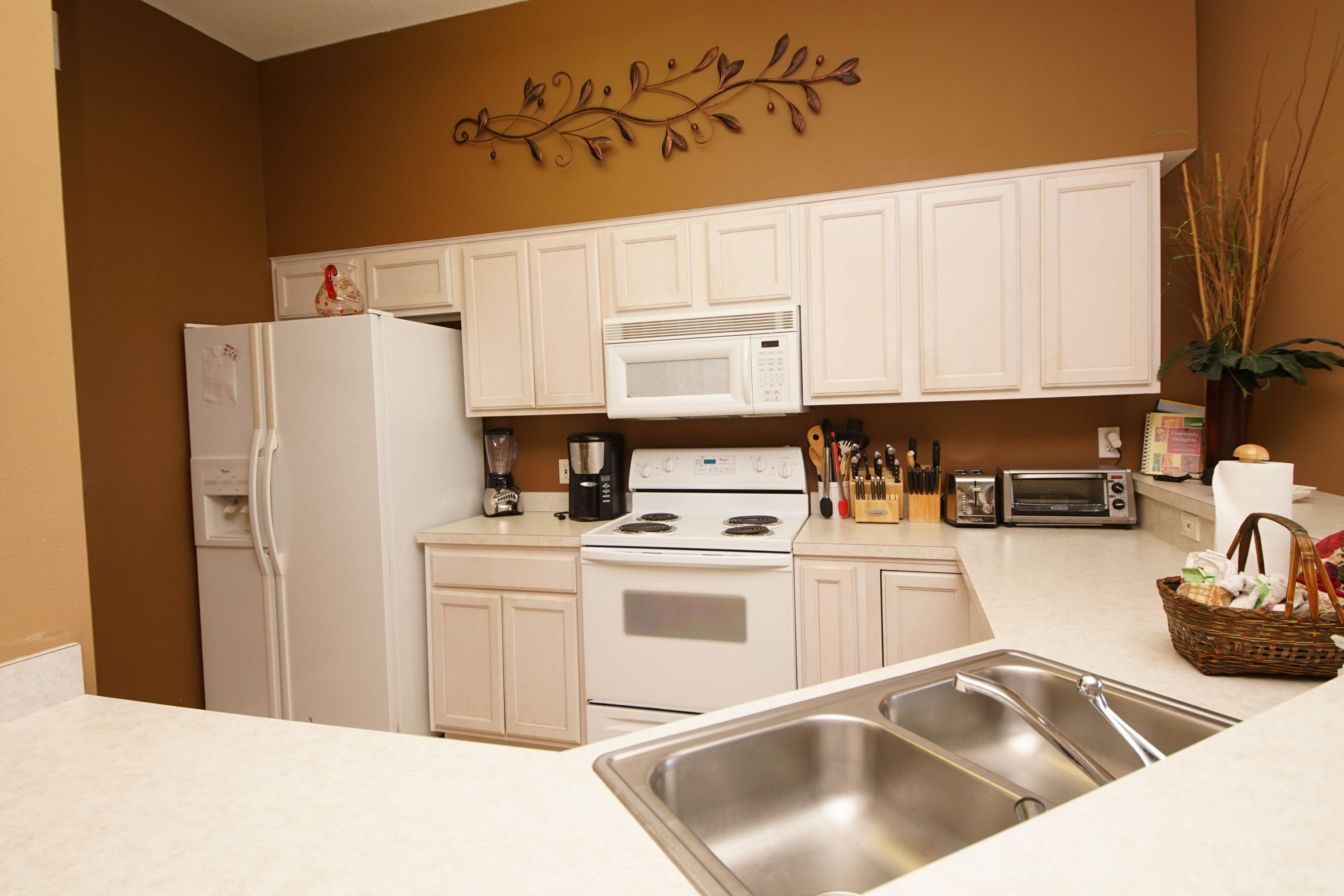 CRYSTAL VIEW CONDO - Residential