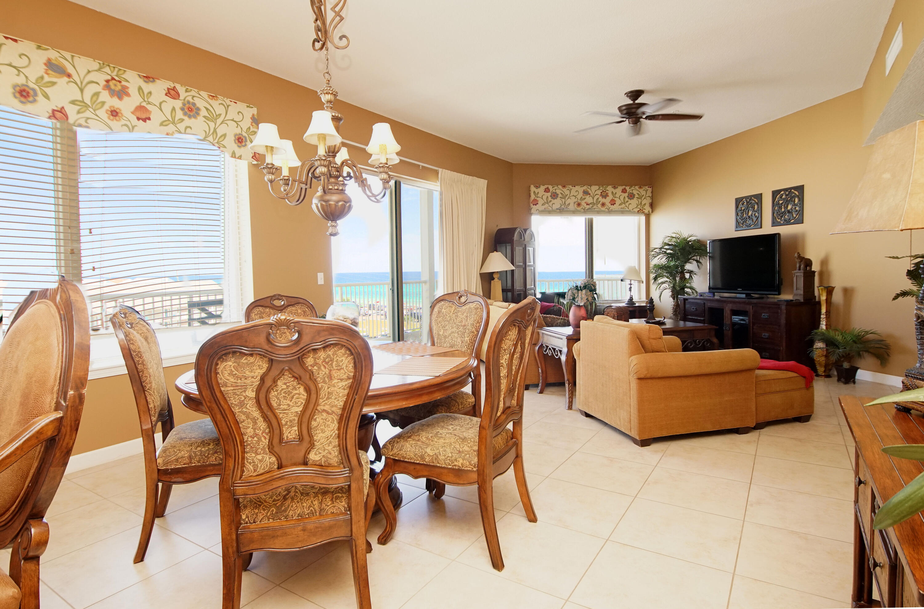 CRYSTAL VIEW CONDO - Residential