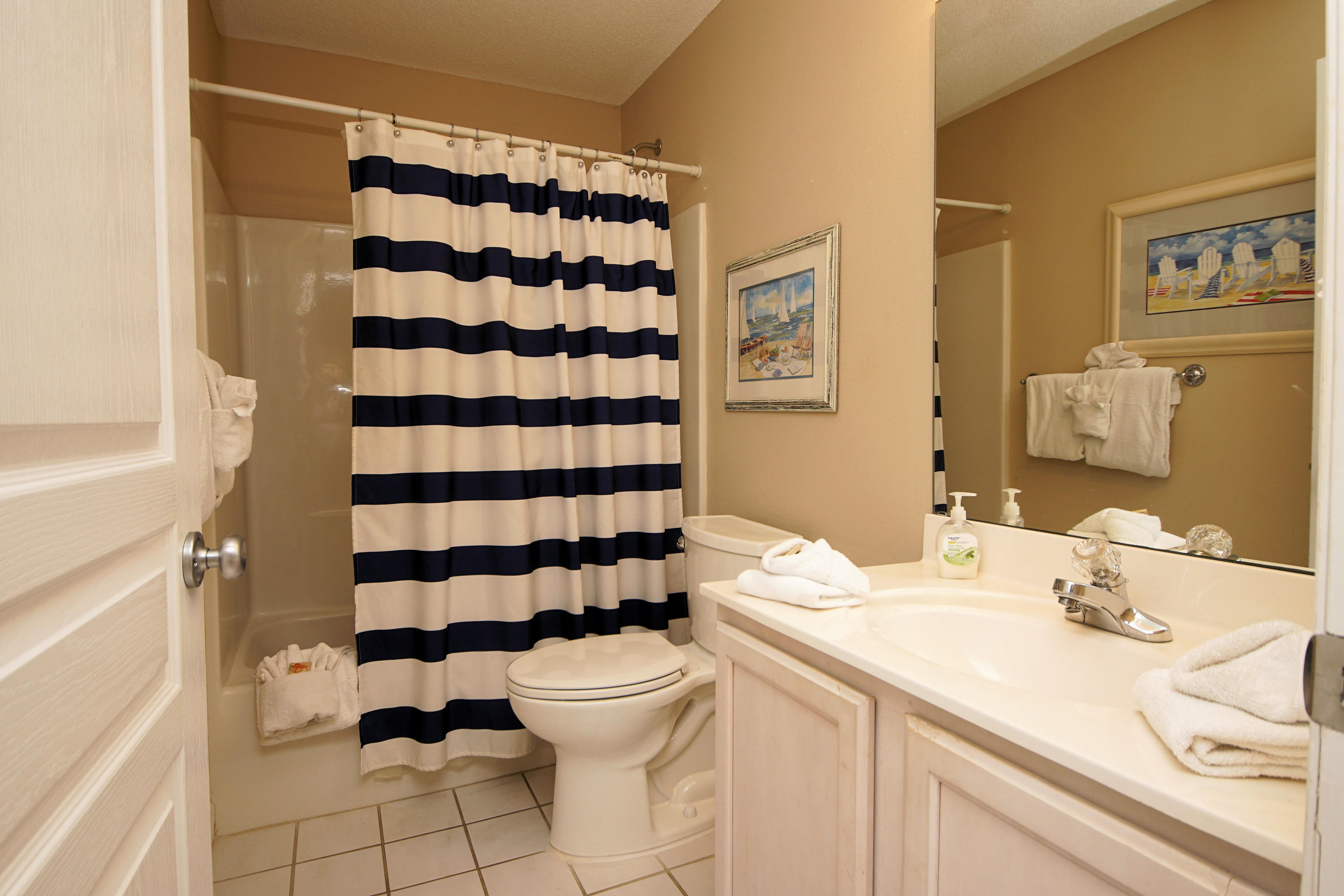 CRYSTAL VIEW CONDO - Residential