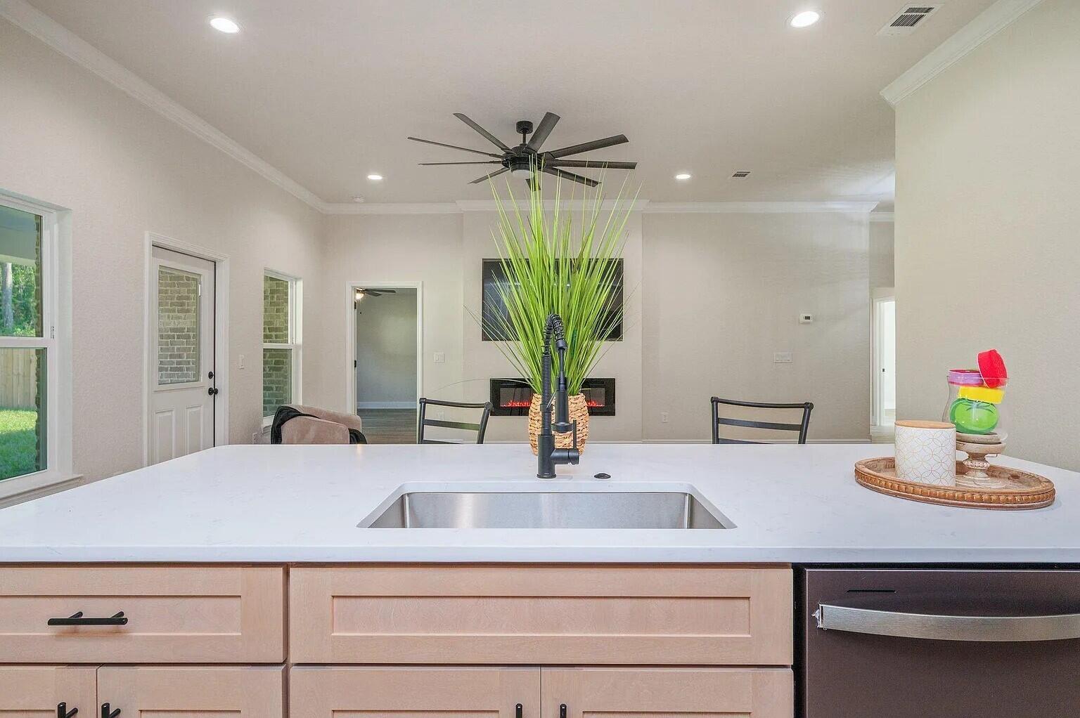 CRESTVIEW LOT 2 BLK 107 - Residential