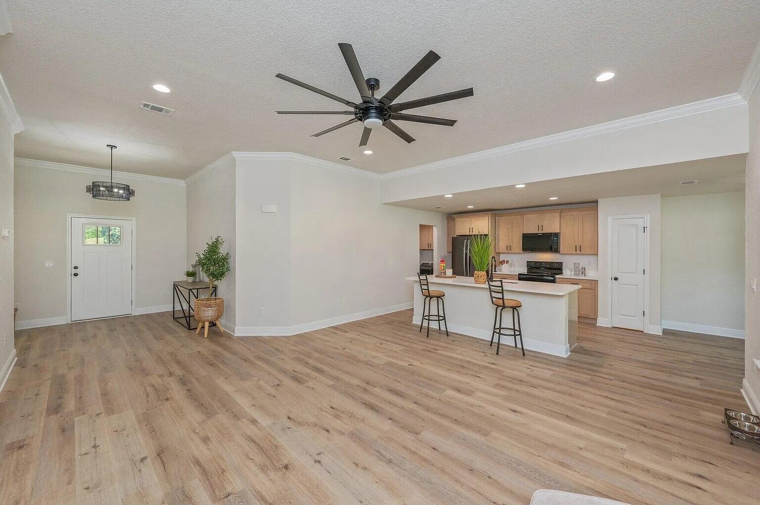 CRESTVIEW LOT 2 BLK 107 - Residential