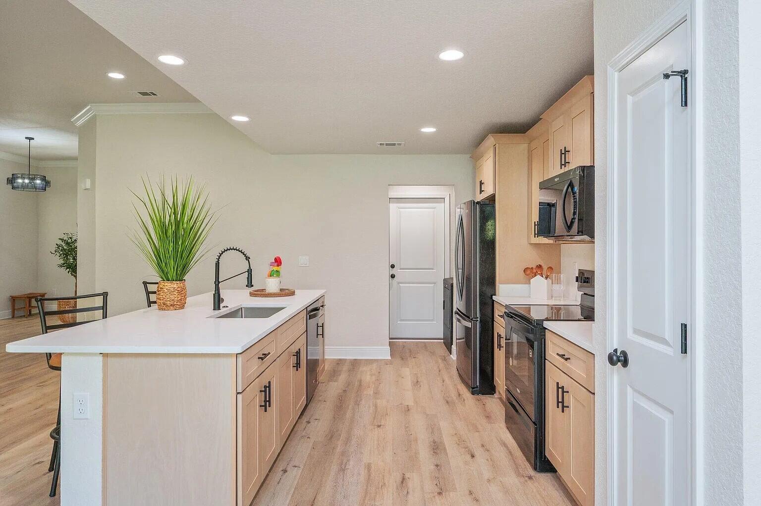 CRESTVIEW LOT 2 BLK 107 - Residential