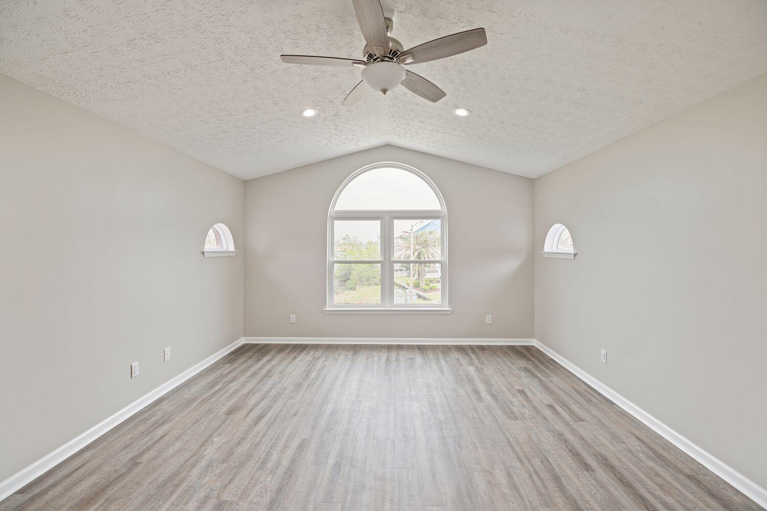 COUNTRY CLUB HARBOUR ESTATES - Residential