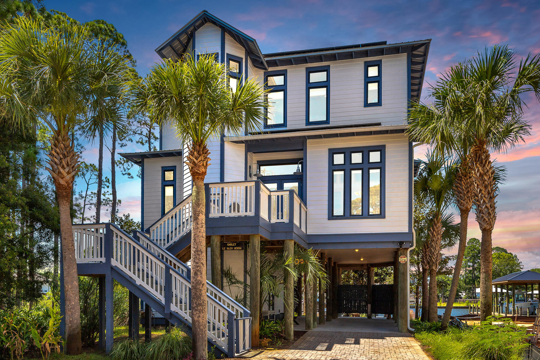 TURQUOISE BEACH - Residential