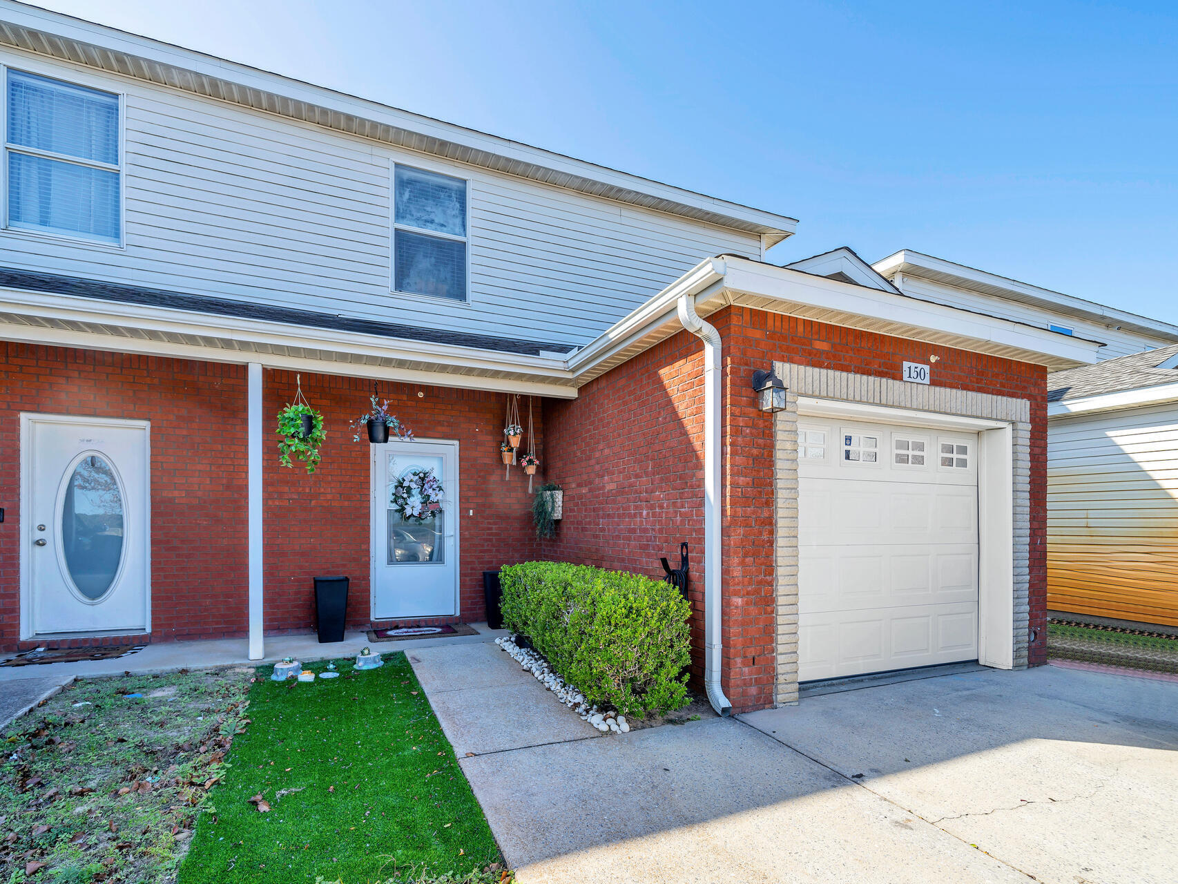 Great 3 bedroom, 2.5 bath, 1 car garage townhome in the heart of Destin!  Only a few miles from shopping, restaurants, entertainment, Henderson Beach State Park,  June White Decker Park Public access, and Destin Harbor. Wonderful investment or primary home. Tenant occupied until July 1, 2025. Lease to convey. Buyer to verify all dimensions and information.