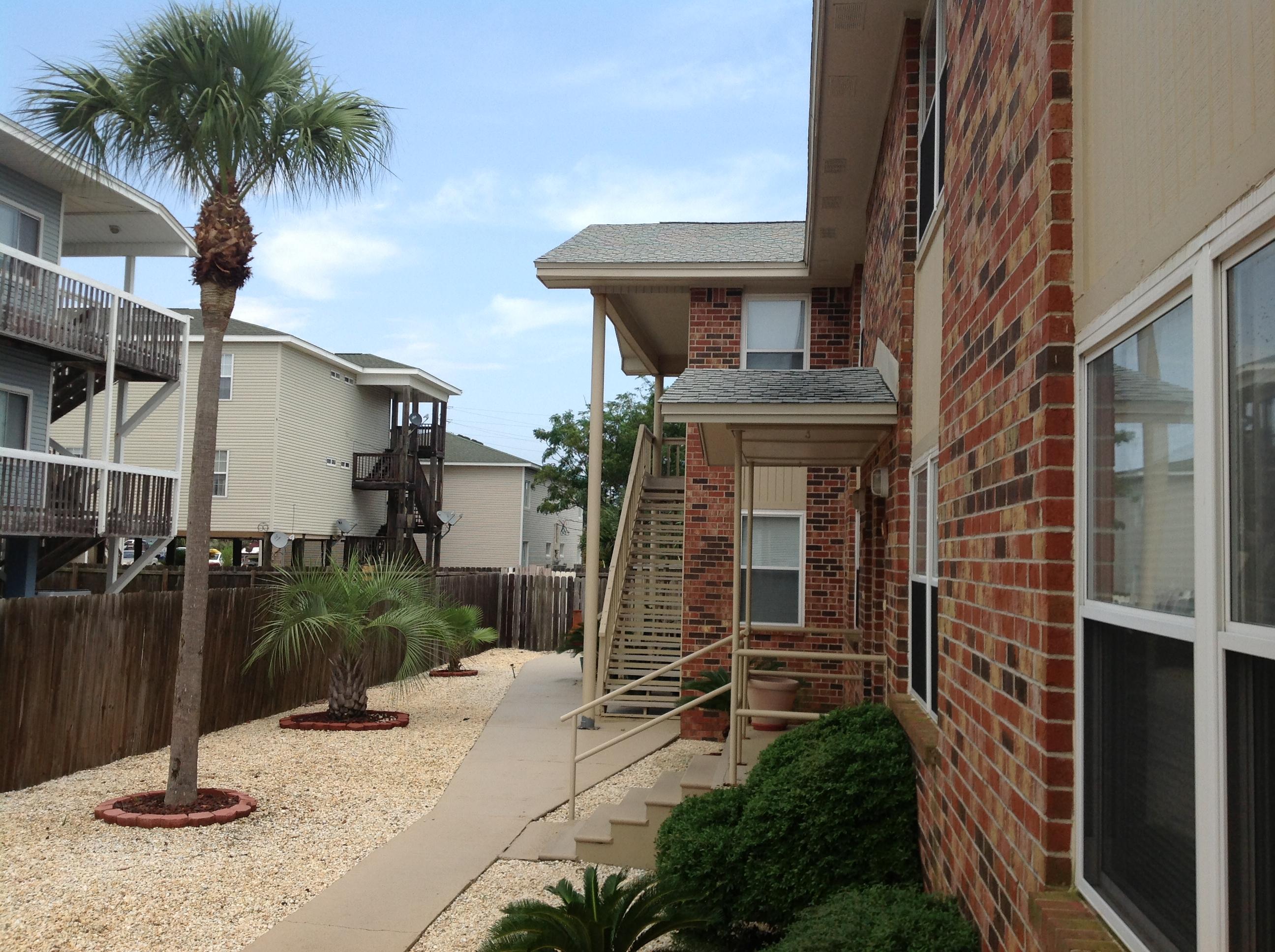 ISLAND MARK - Residential Lease