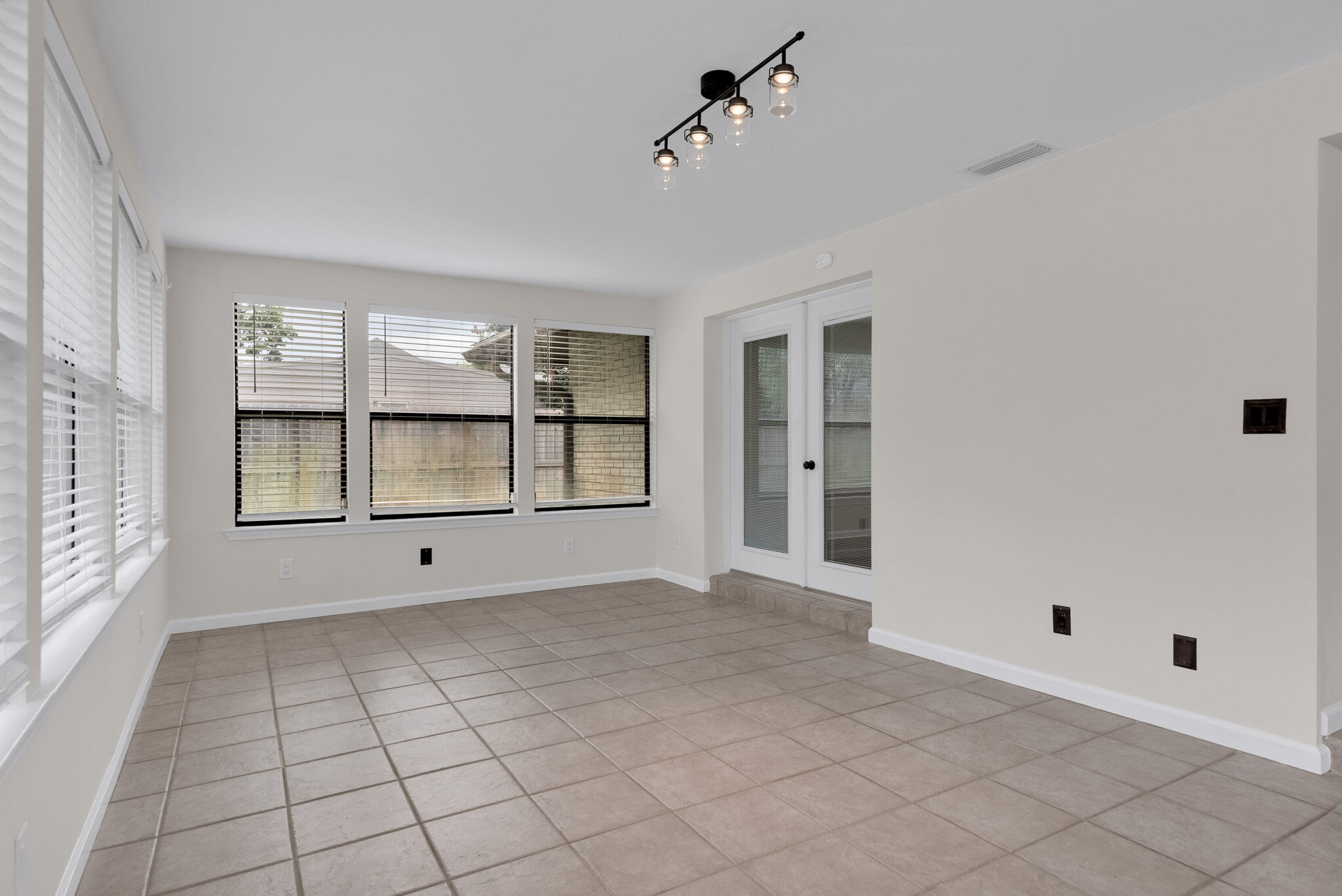 BLUE HERON COVE PH 1, 3 & 4 - Residential Lease