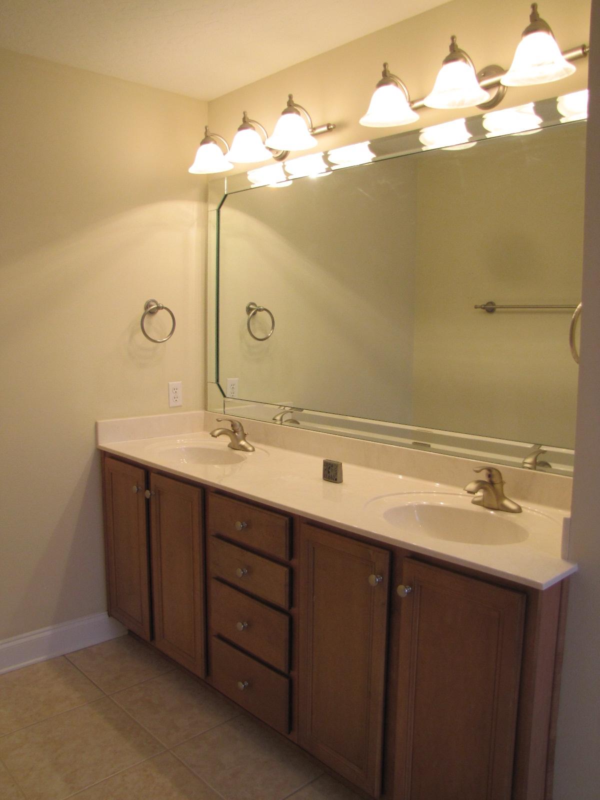 TRAILWOOD ESTATES - Residential Lease