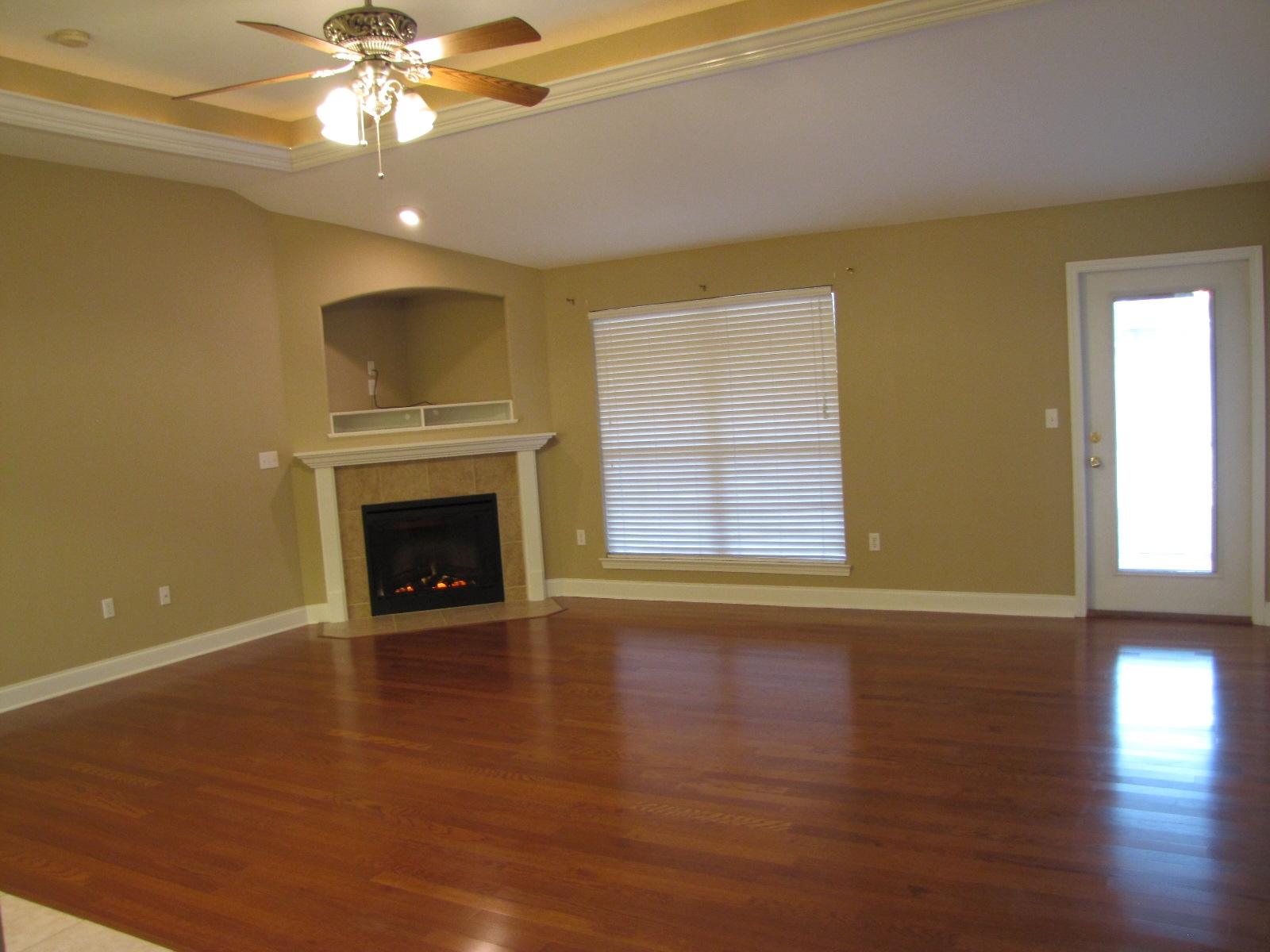 TRAILWOOD ESTATES - Residential Lease