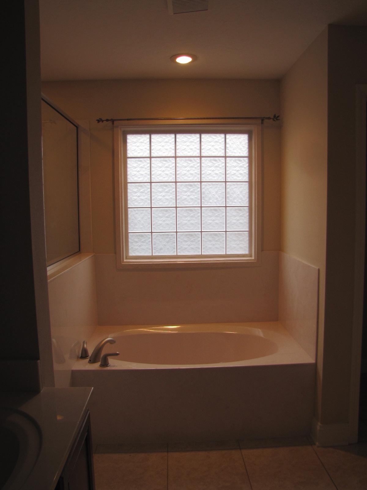 TRAILWOOD ESTATES - Residential Lease