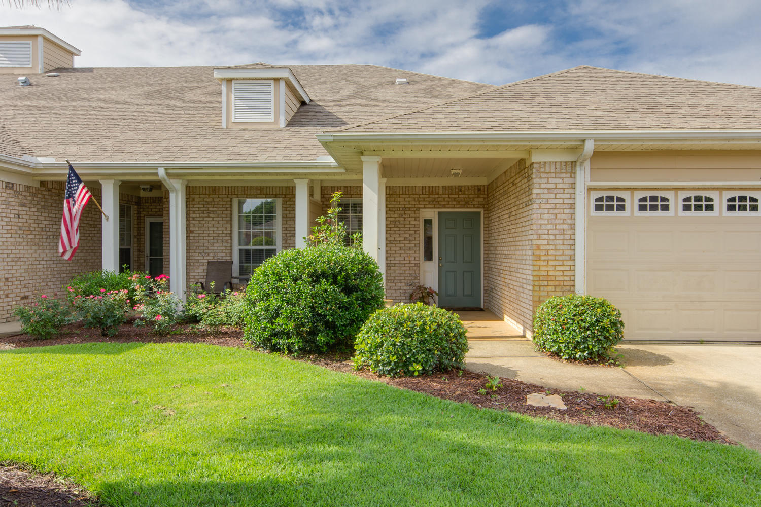 DIAMOND LAKES - Residential