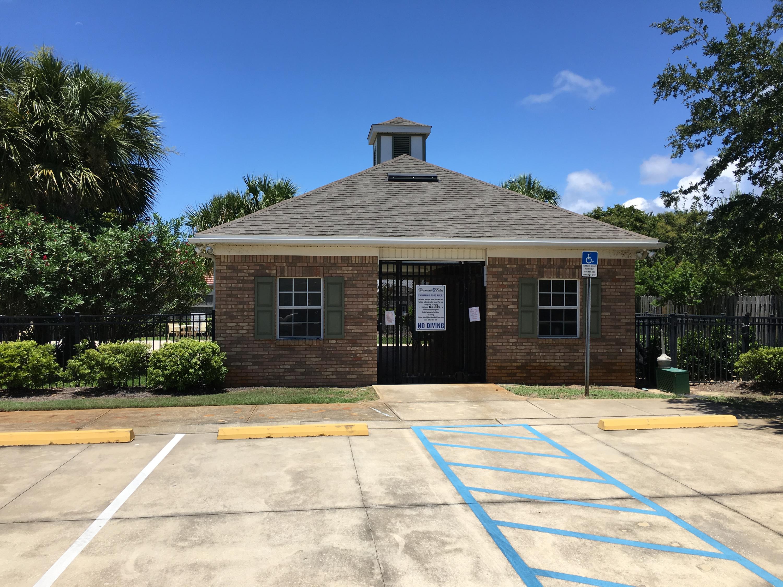 DIAMOND LAKES - Residential