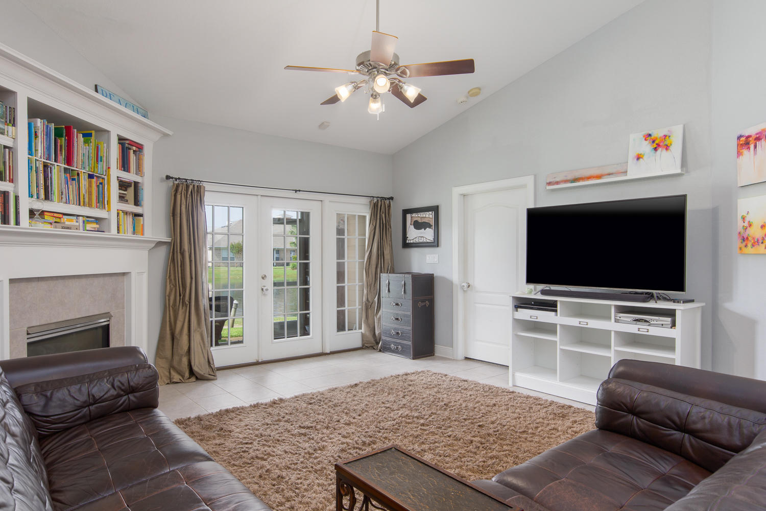 DIAMOND LAKES - Residential