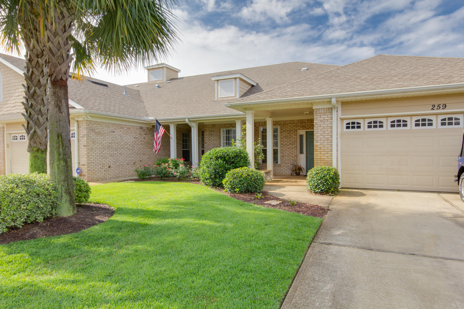 DIAMOND LAKES - Residential