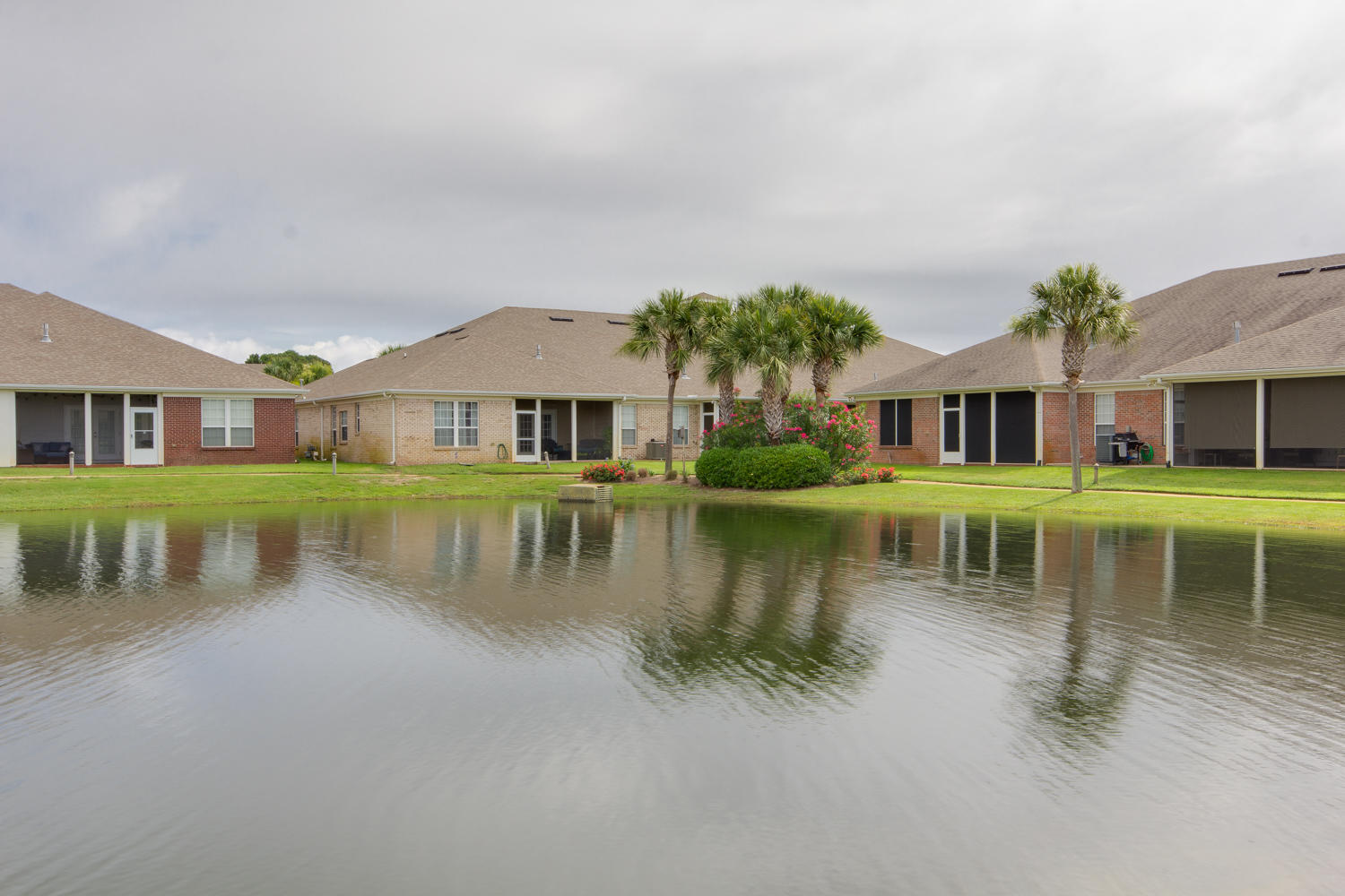 DIAMOND LAKES - Residential