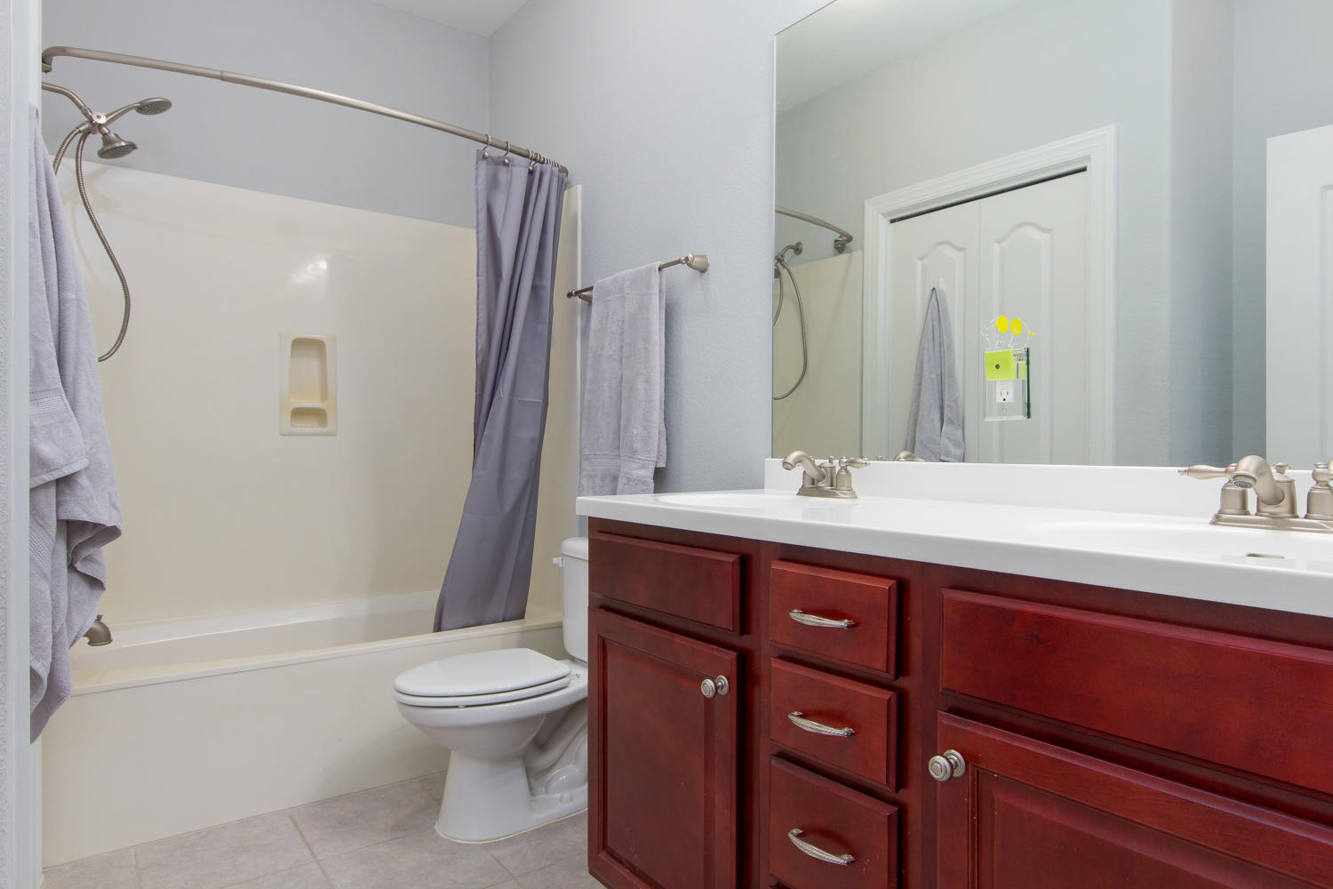 DIAMOND LAKES - Residential