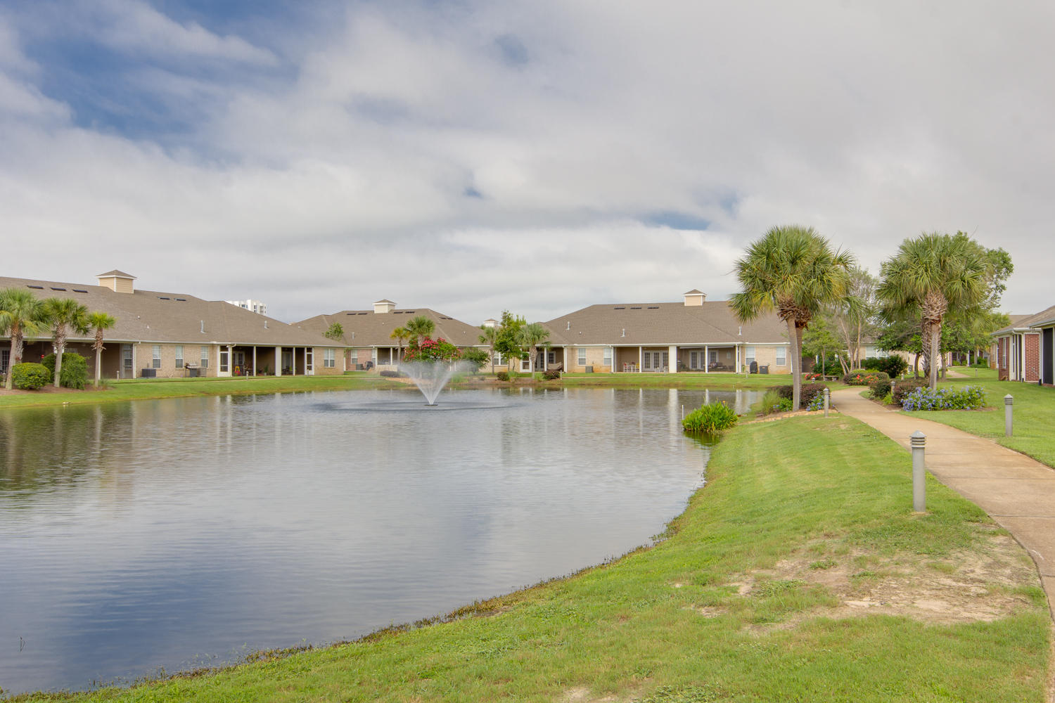 DIAMOND LAKES - Residential