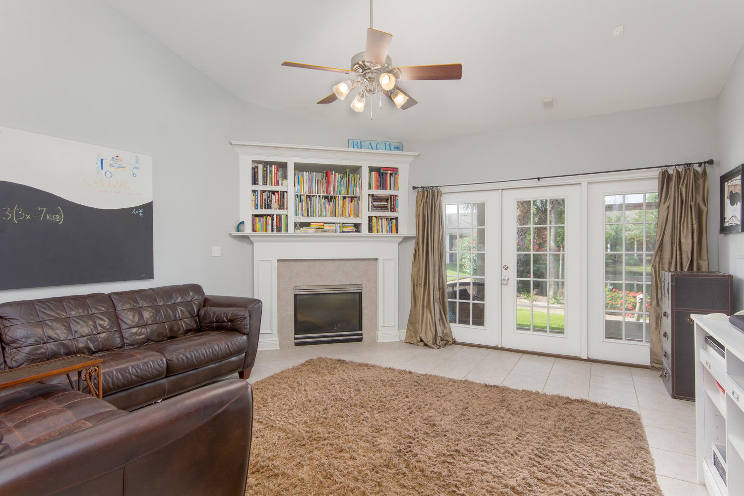 DIAMOND LAKES - Residential