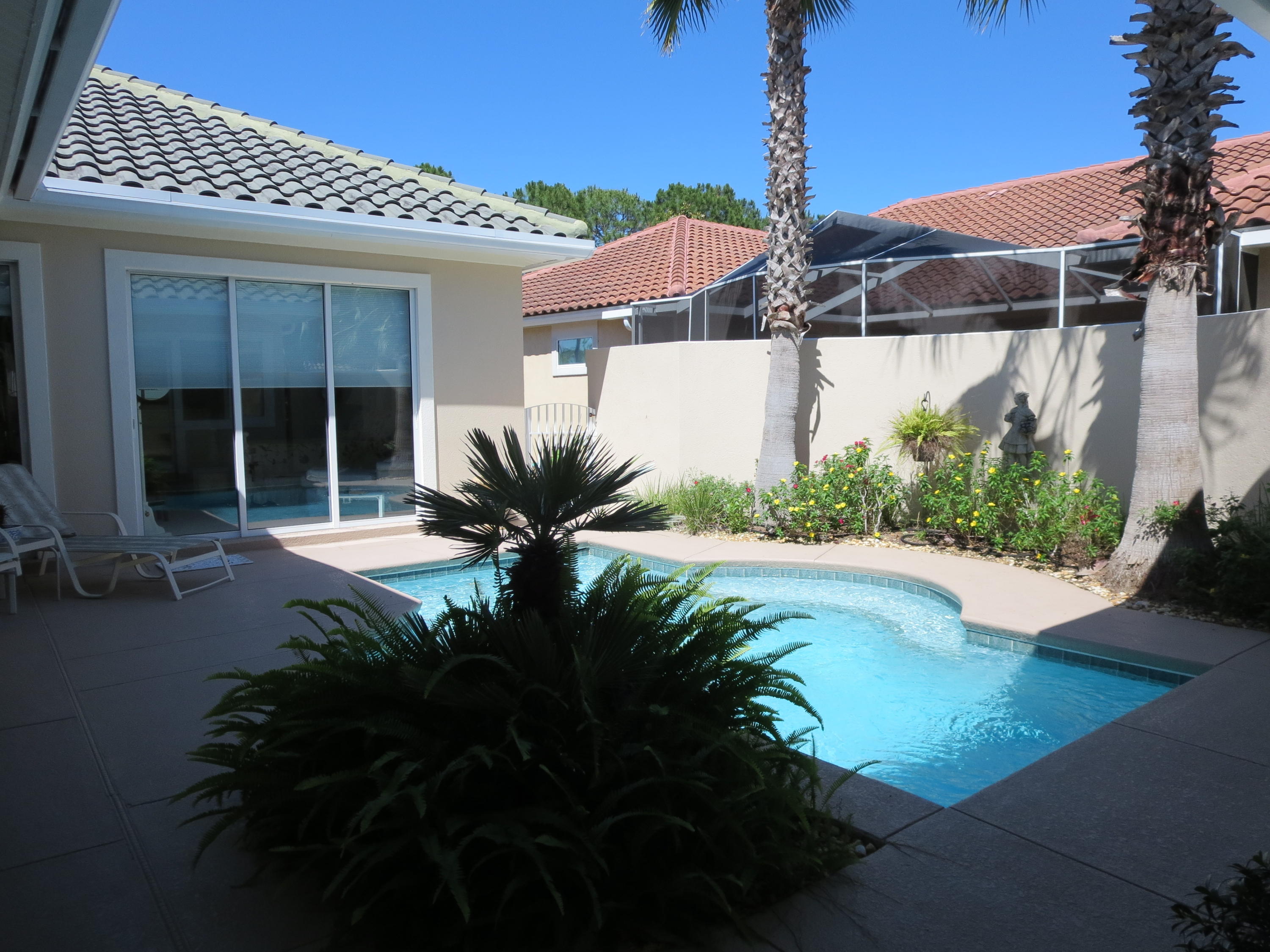 REGATTA BAY GOLF VILLAS - Residential